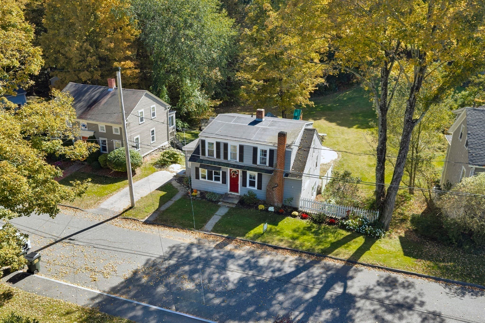 Single Family Residence at 16 Charlton St, Sturbridge MA 01566, photo 3 of 32