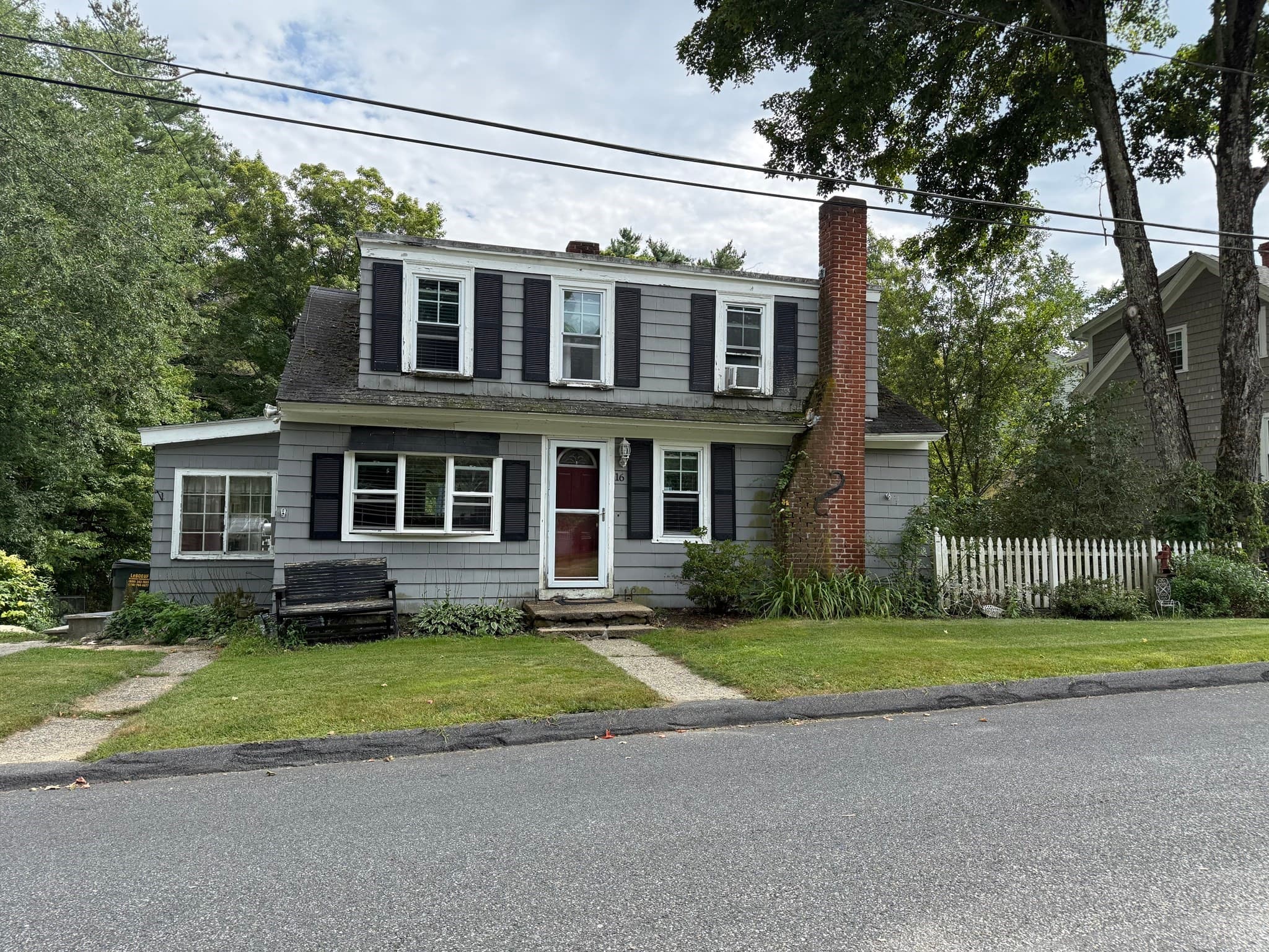 16 Charlton St, Sturbridge MA 01566