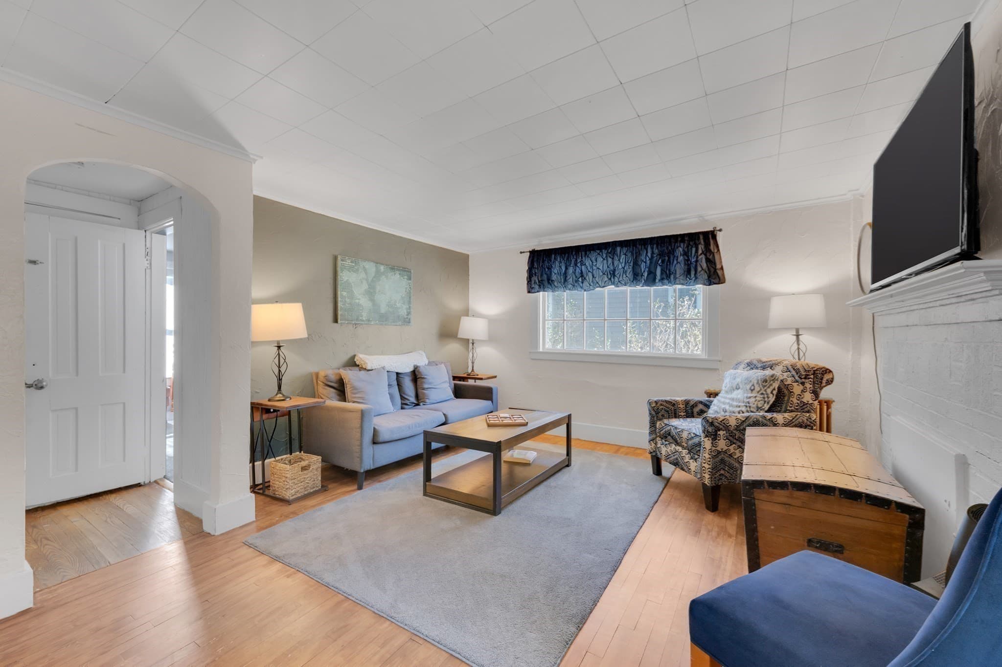 Single Family Residence at 16 Charlton St, Sturbridge MA 01566, photo 5 of 32