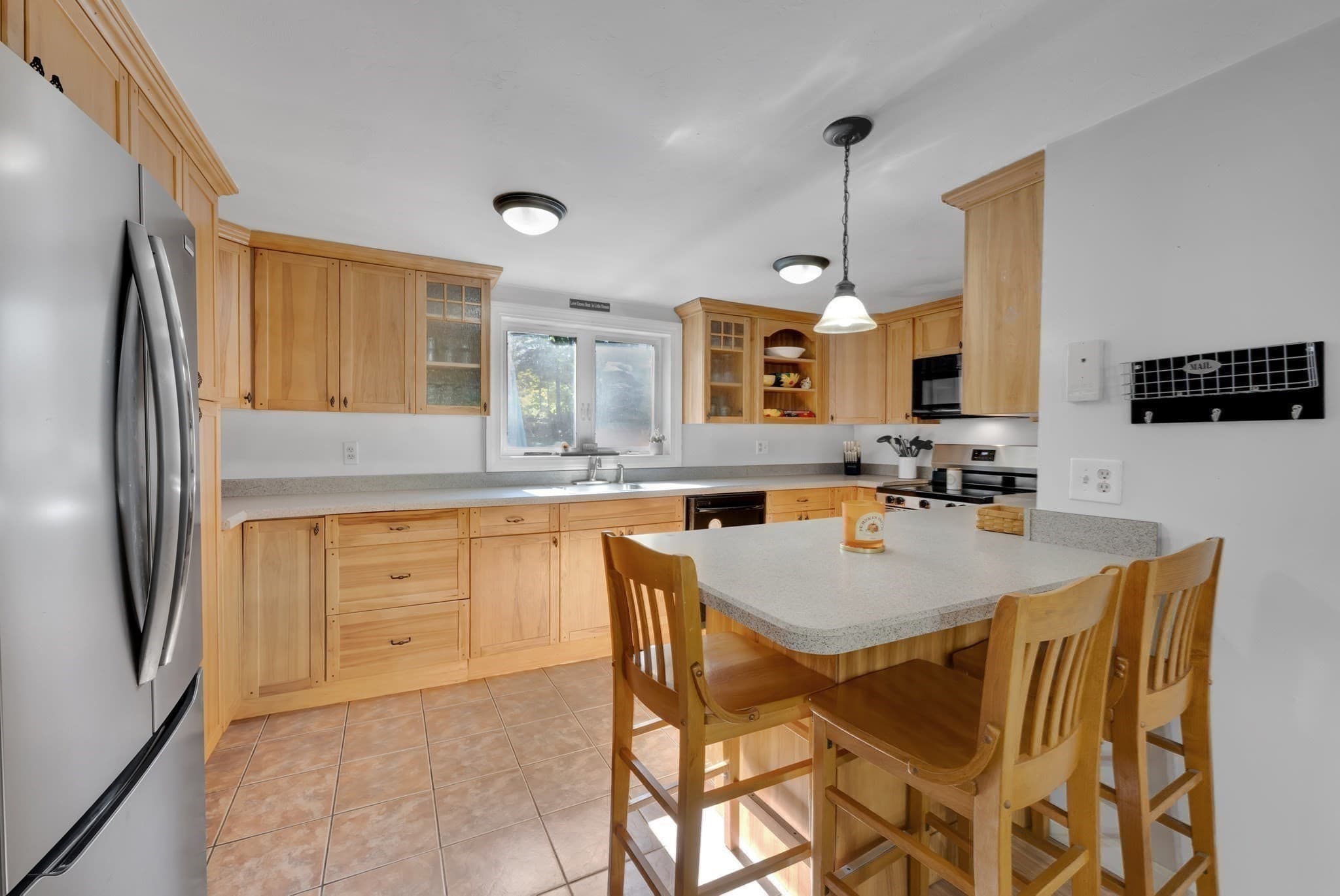 Single Family Residence at 16 Charlton St, Sturbridge MA 01566, photo 10 of 32