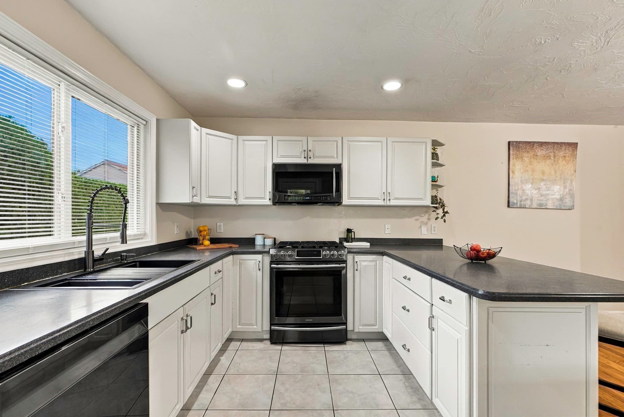Condominium at 139 Captain Eames Cir # 139, Ashland MA 01721, Ashland, photo 10 of 35