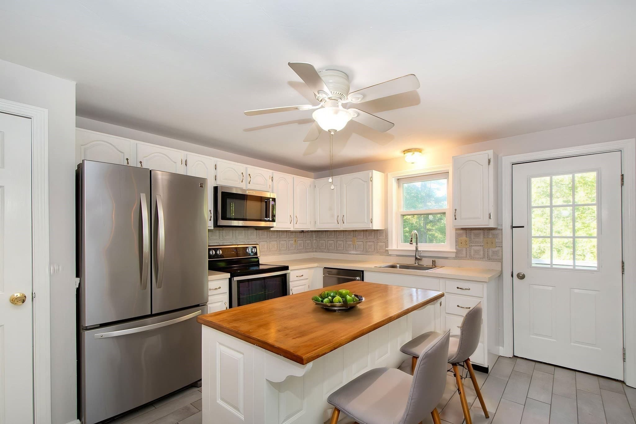 Single Family Residence at 22 Admiral Rickover Rd., Plymouth MA 02360, photo 6 of 15