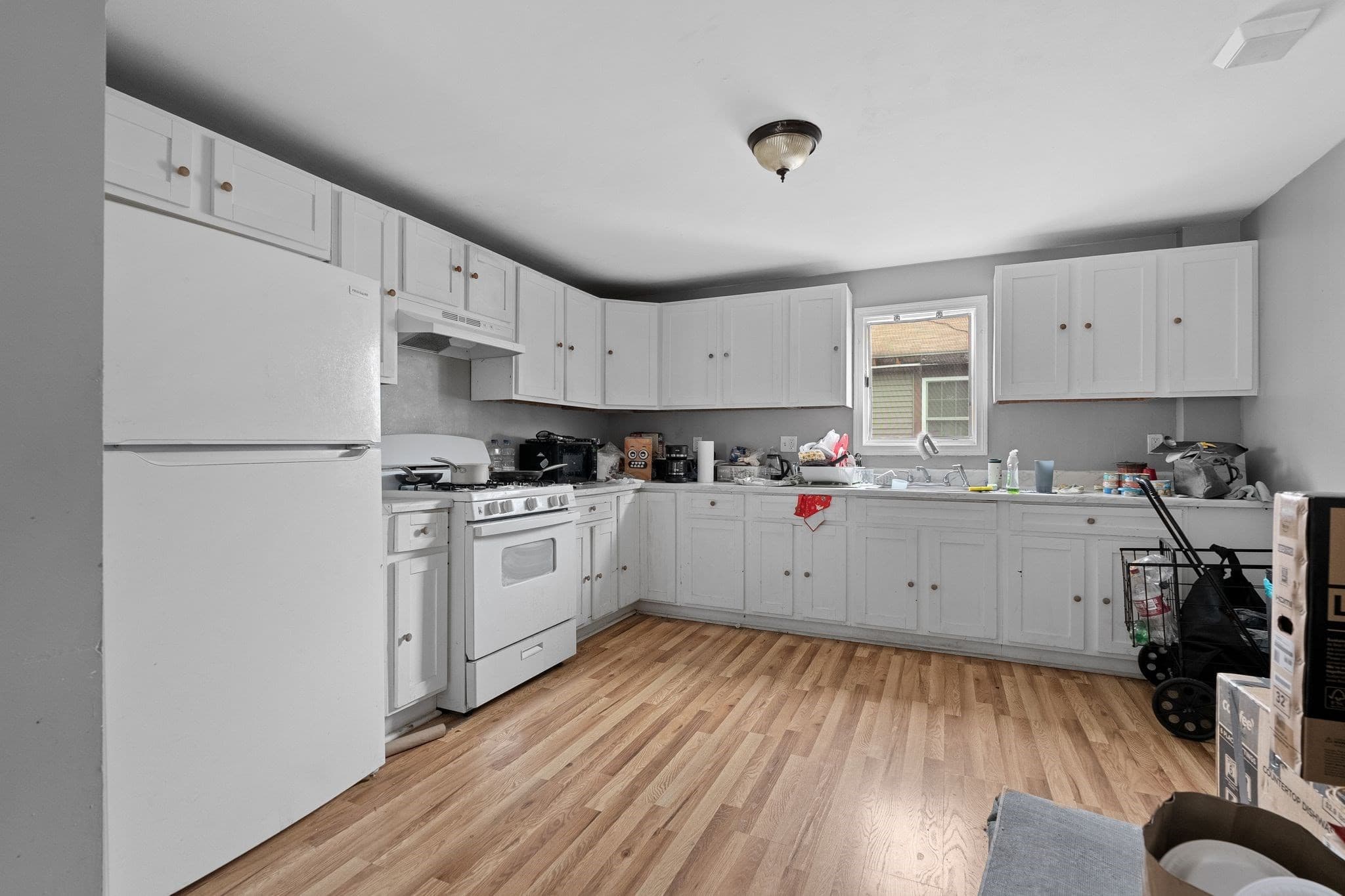 4 Family at 19 Hiawatha Rd, Boston MA 02126, Boston, photo 6 of 39