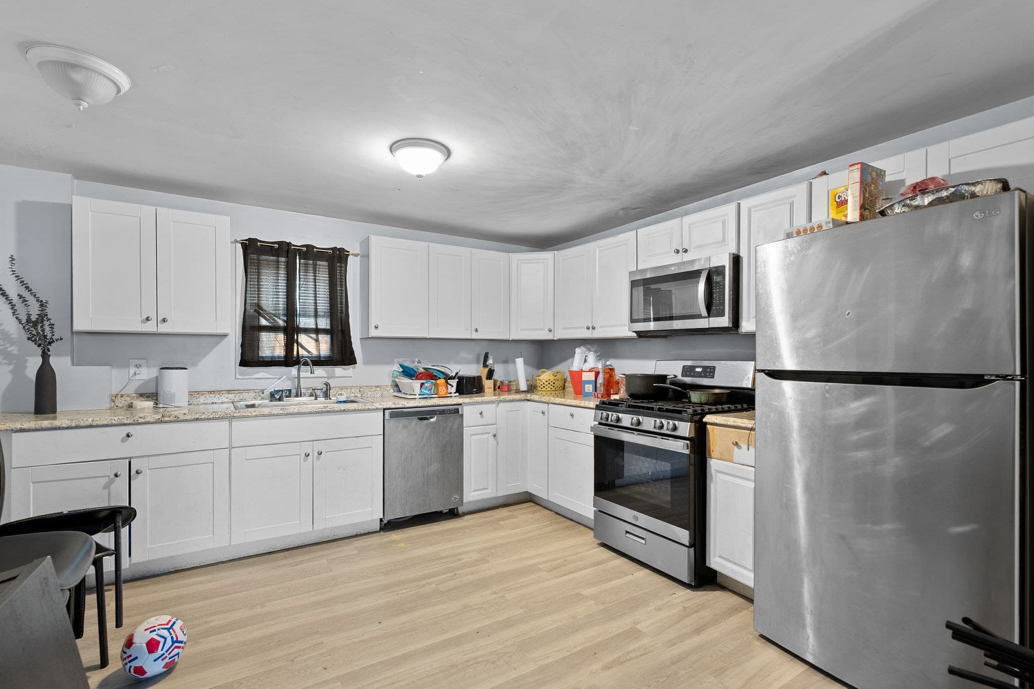 4 Family at 19 Hiawatha Rd, Boston MA 02126, Boston, photo 5 of 39