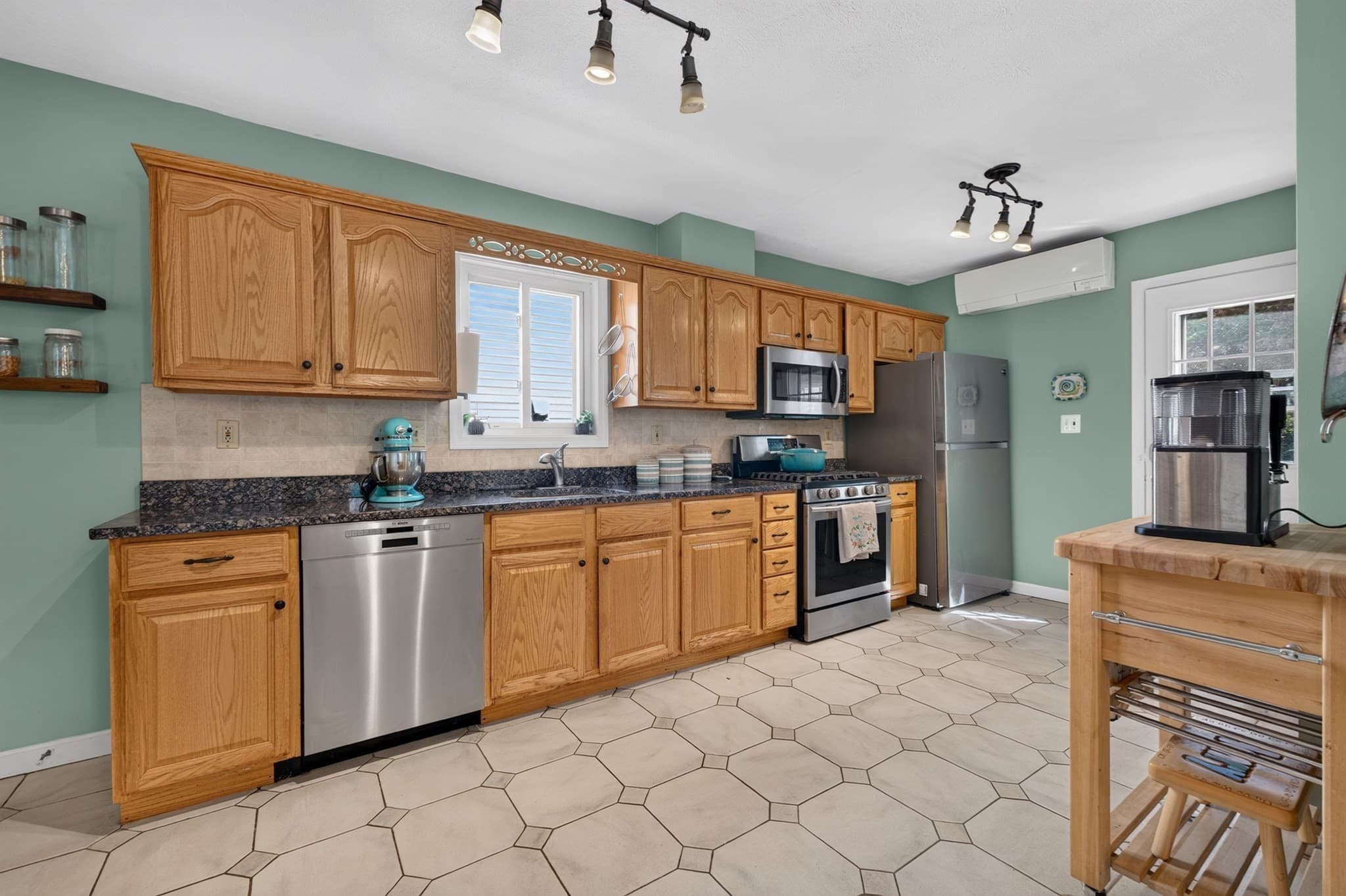 Single Family Residence at 15 Draper St, Medford MA 02155, Medford, photo 8 of 38