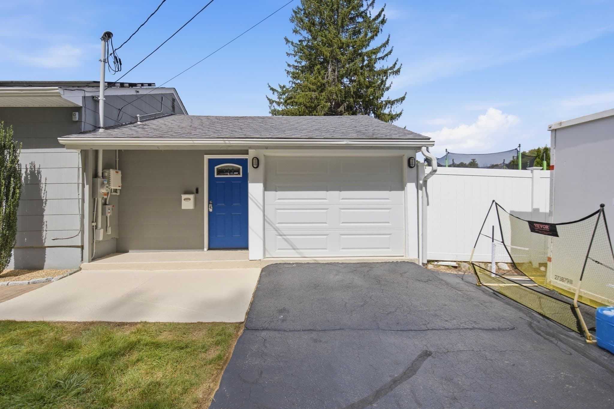 Single Family Residence at 10 Linda Ave, Millbury MA 01527, Millbury, photo 5 of 41
