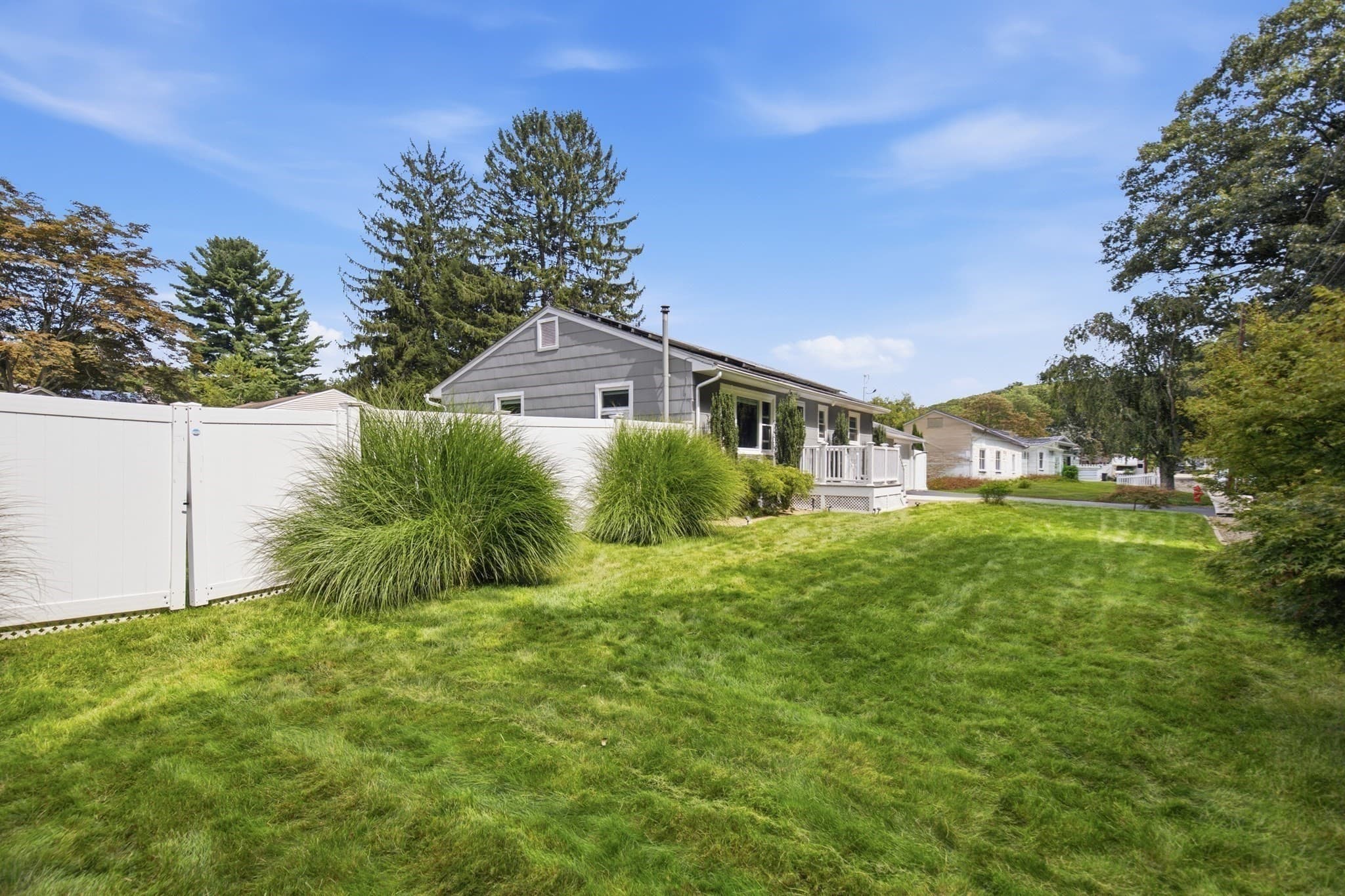 Single Family Residence at 10 Linda Ave, Millbury MA 01527, Millbury, photo 4 of 41