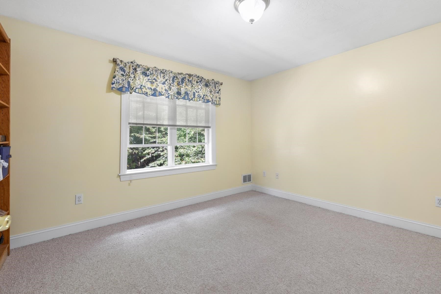 Single Family Residence at 27 Tannery Rd., Sturbridge MA 01518, Sturbridge, photo 26 of 42