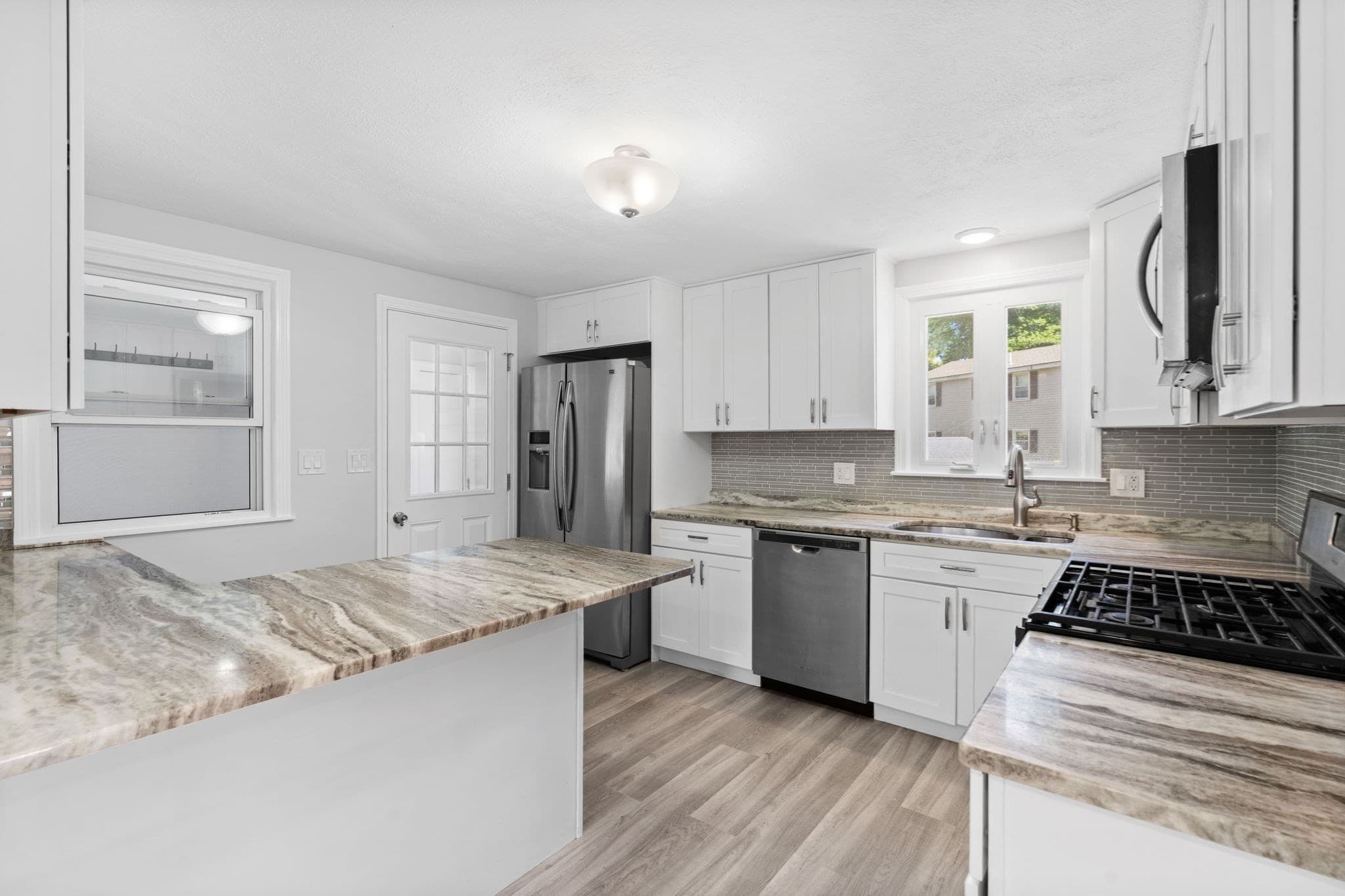 Single Family Residence at 2 Ash St, Amesbury MA 01913, Amesbury, photo 7 of 42