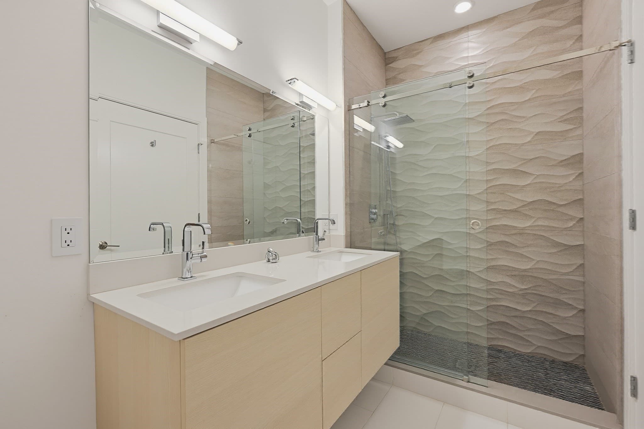 Condominium at 20 W 5th St # 5D, Boston MA 02127, photo 17 of 34
