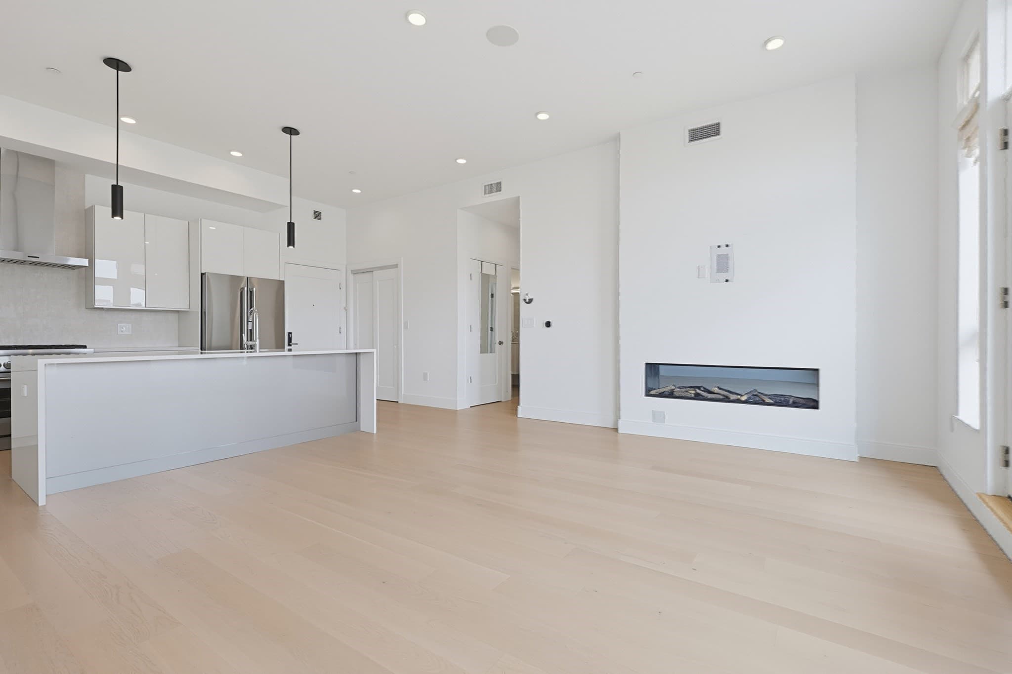 Condominium at 20 W 5th St # 5D, Boston MA 02127, photo 7 of 34