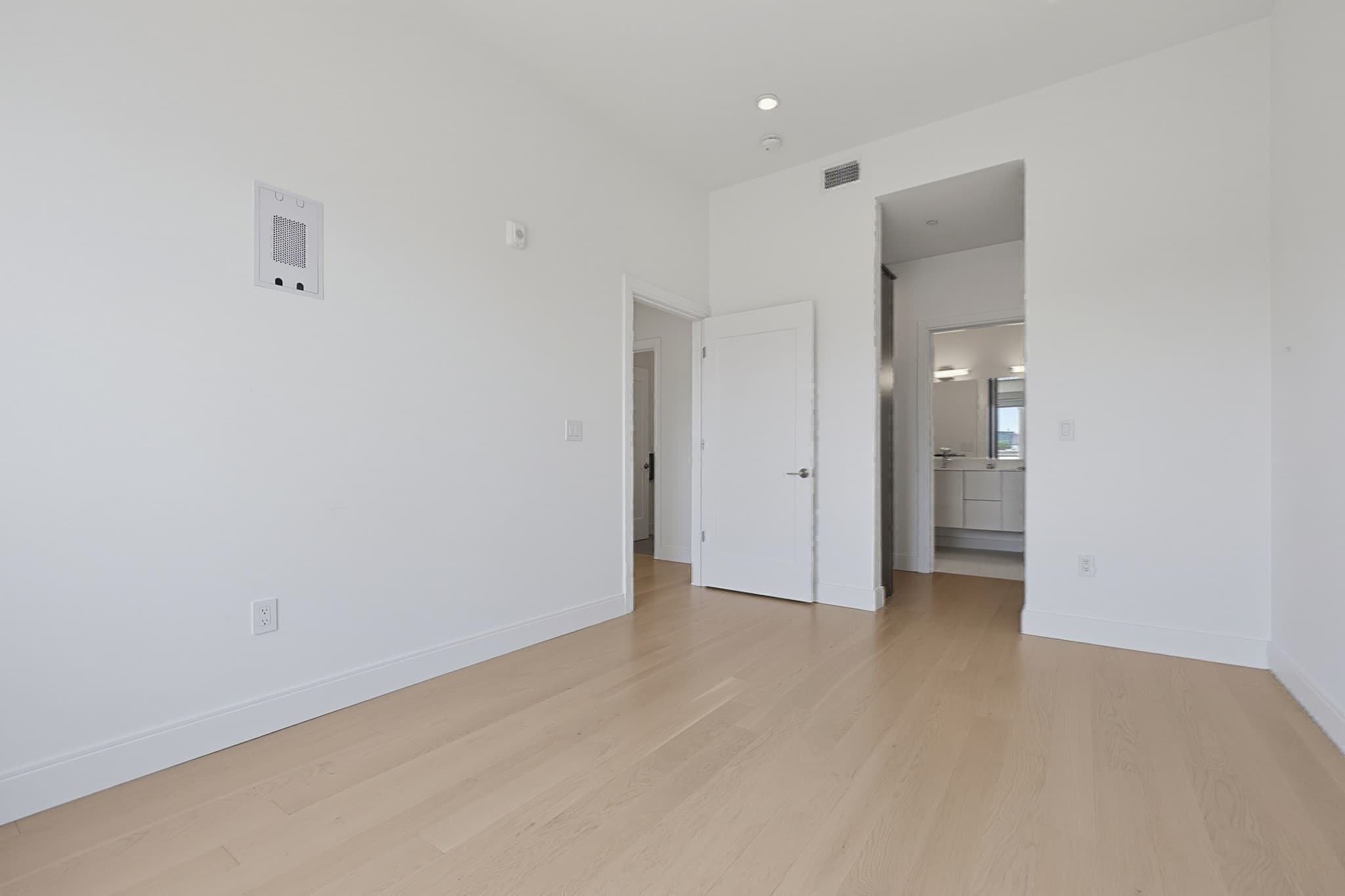Condominium at 20 W 5th St # 5D, Boston MA 02127, photo 14 of 34