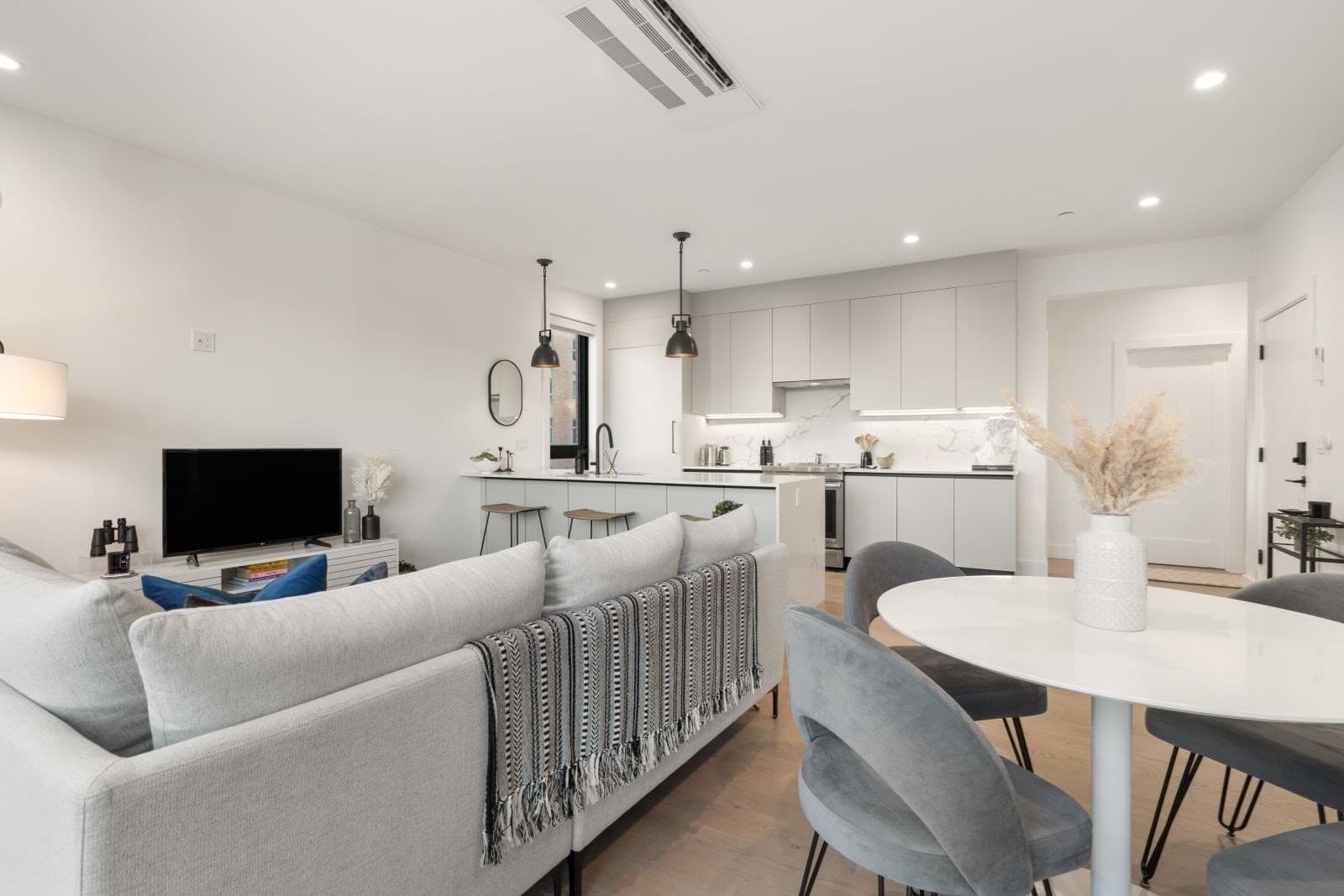 Condominium at 75 W Broadway # 202, Boston MA 02127, Boston, photo 9 of 34