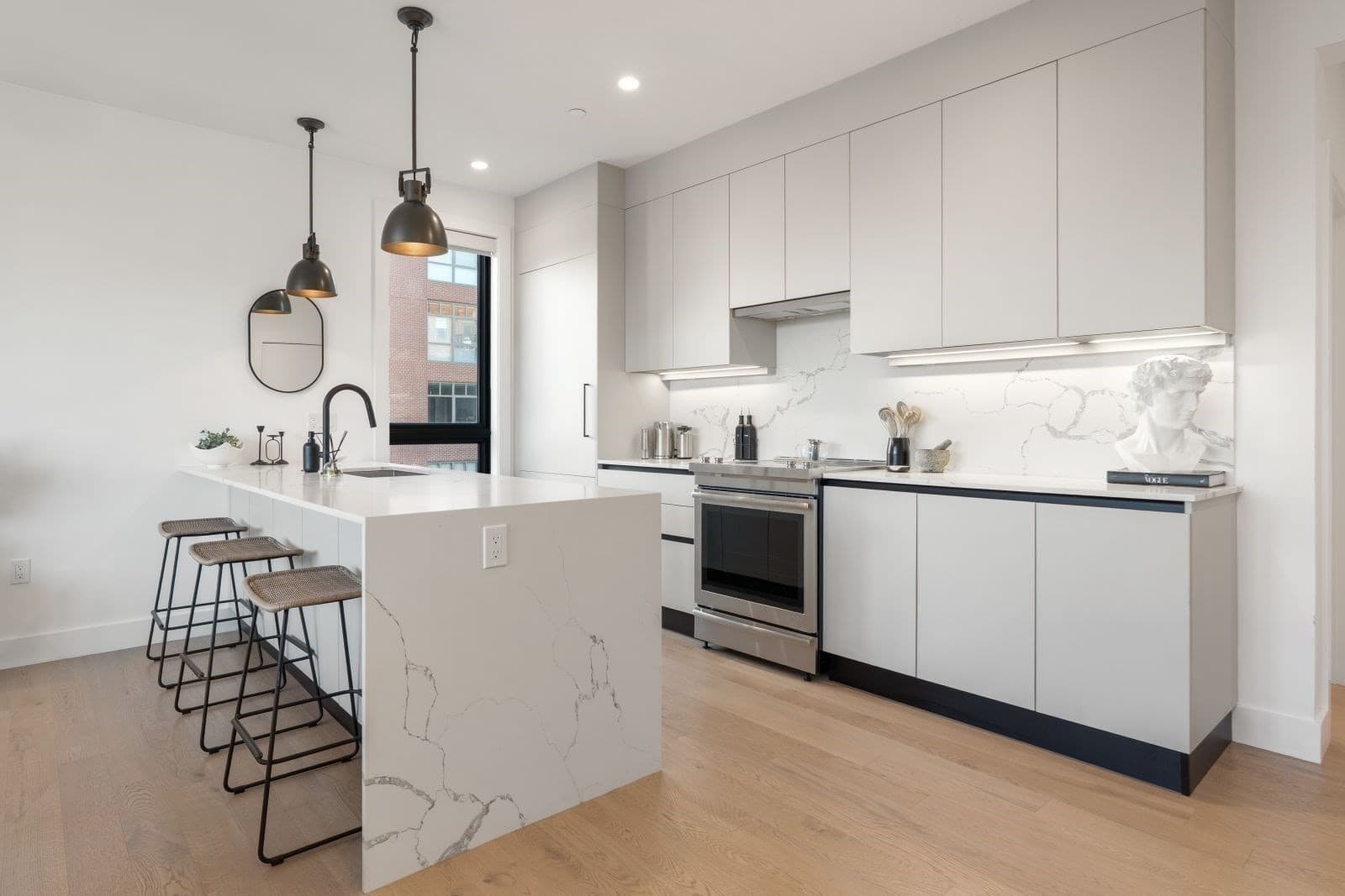 Condominium at 75 W Broadway # 202, Boston MA 02127, Boston, photo 10 of 34