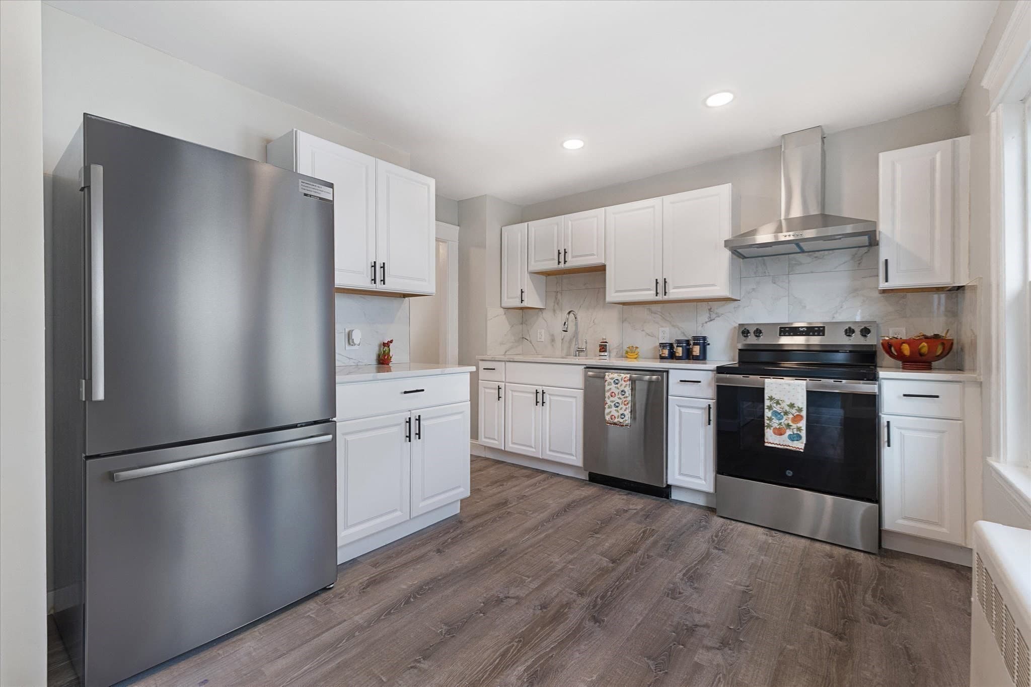 Single Family Residence at 308 Bridle Path, Worcester MA 01604, Worcester, photo 9 of 40