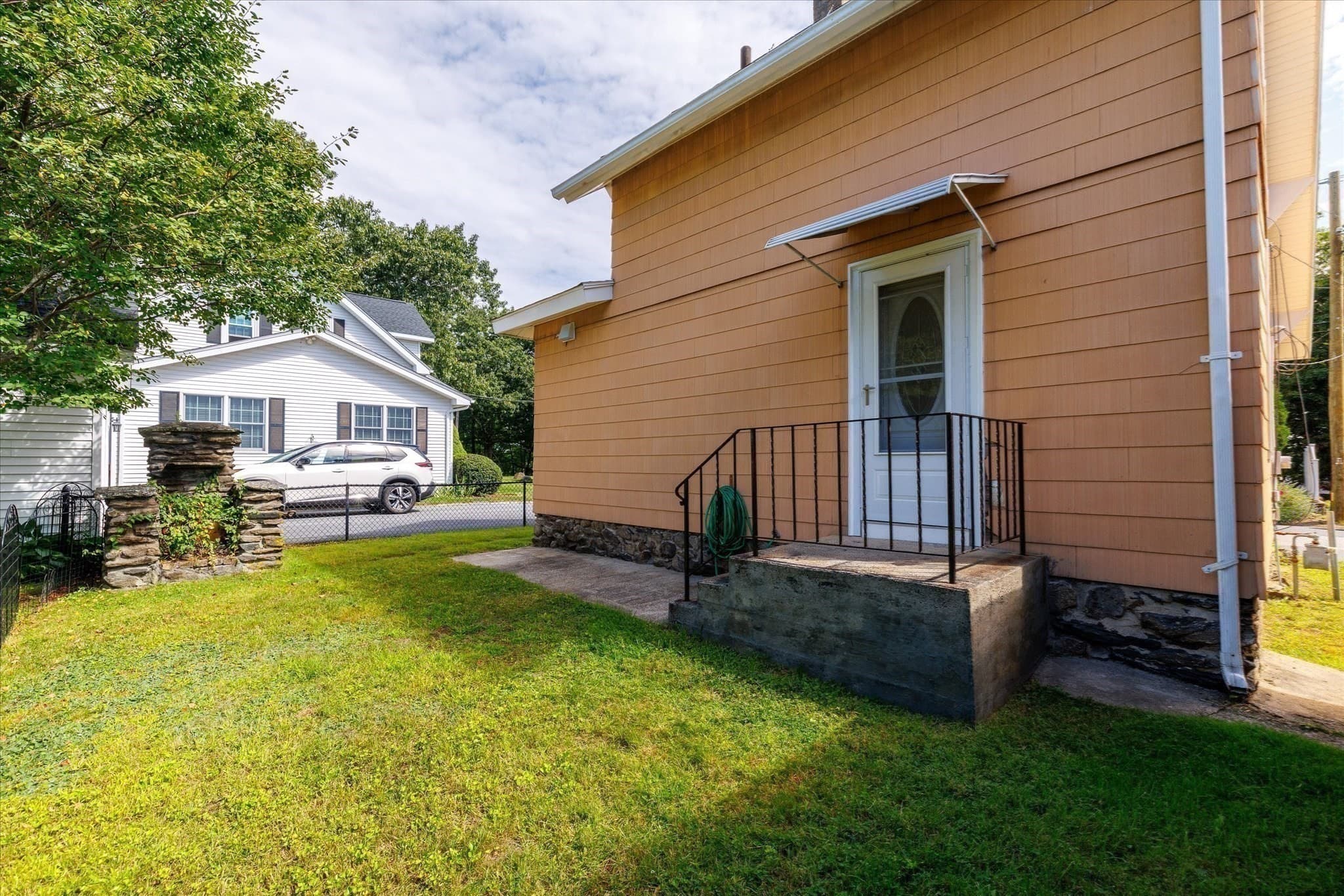 Single Family Residence at 308 Bridle Path, Worcester MA 01604, Worcester, photo 4 of 40