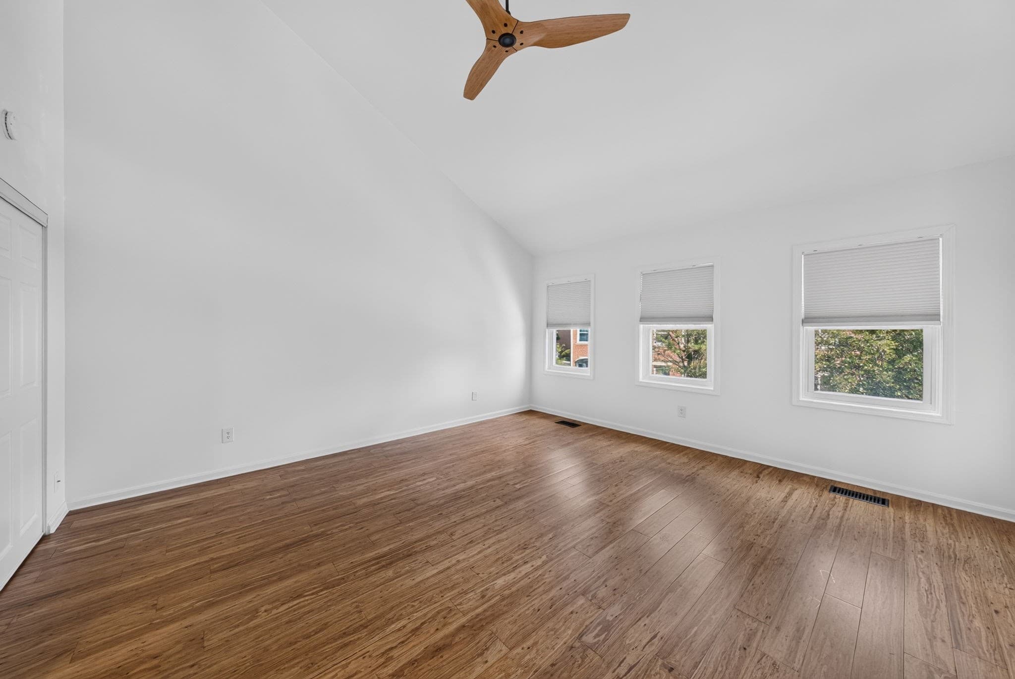Condominium at 28 Admirals Way # 28, Chelsea MA 02150, Chelsea, photo 12 of 27