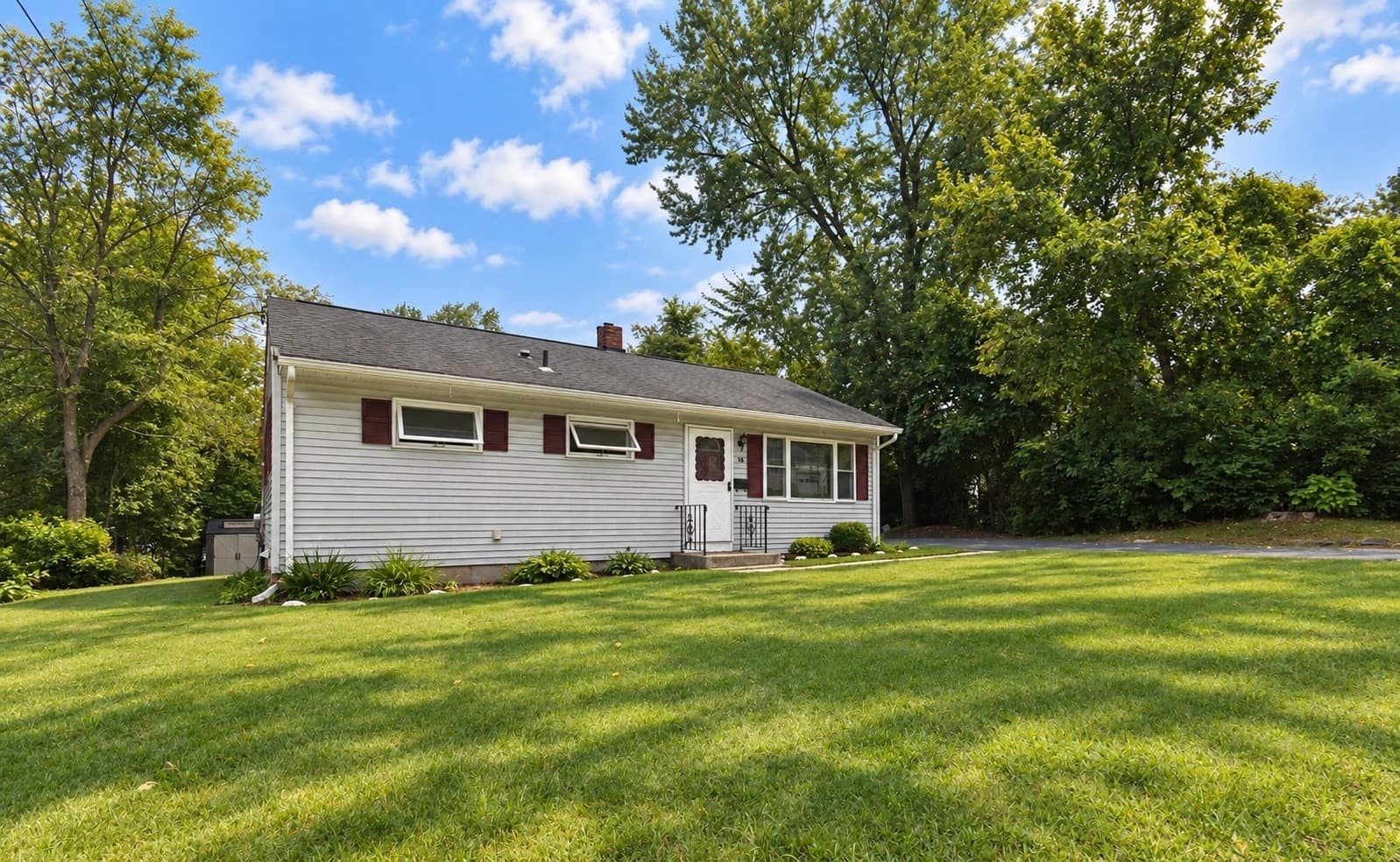 58 Cabot St, Palmer MA 01069