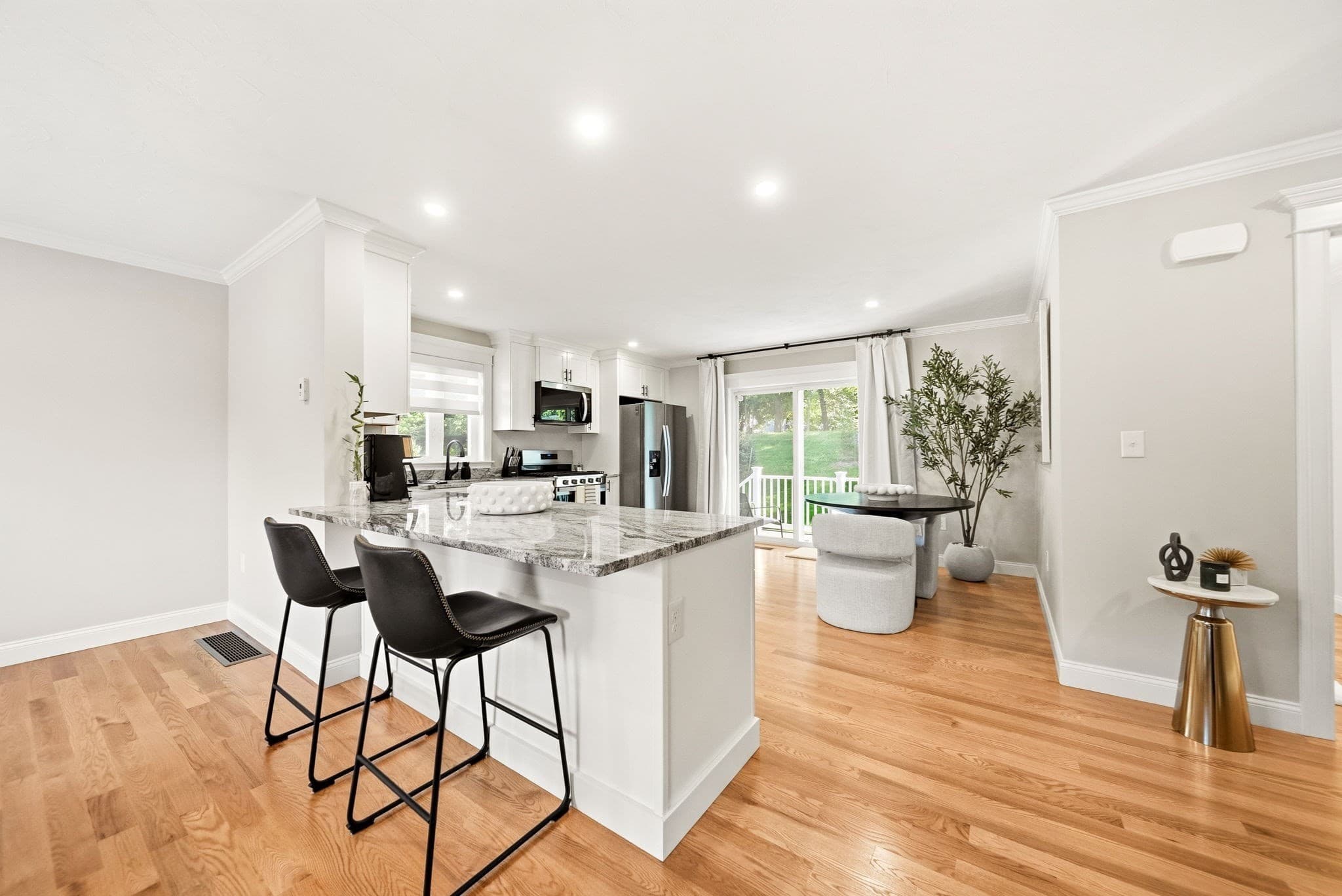 Condominium at 106 Pond Street # 28, Attleboro MA 02703, Attleboro, photo 12 of 41