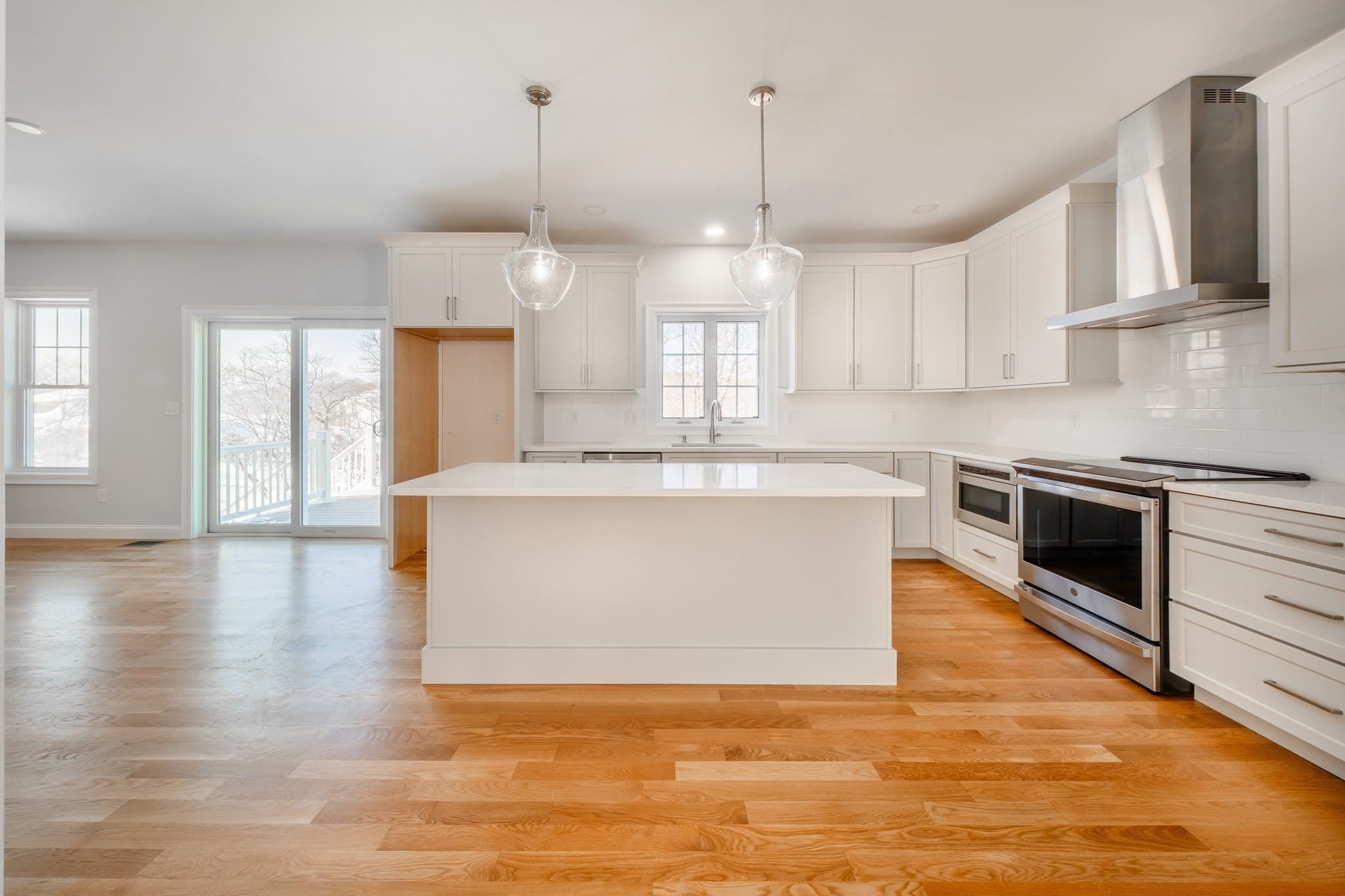 Single Family Residence at 33 Strongwater Drive, Salem MA 01970, Salem, photo 2 of 26