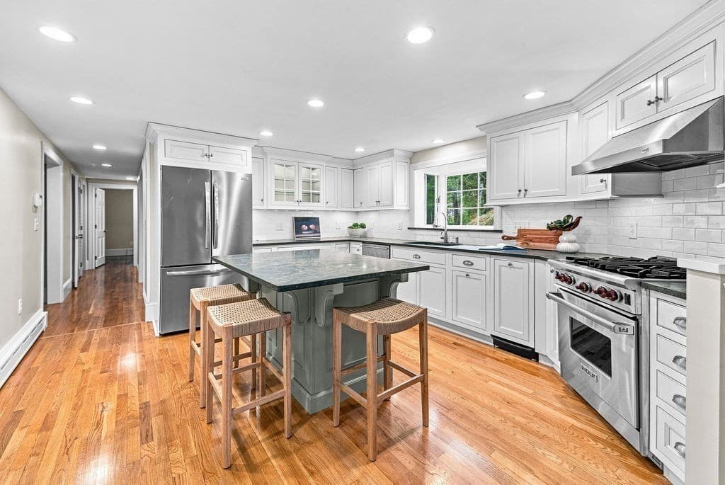 Single Family Residence at 8 Lebaron Way, Mattapoisett MA 02739, Mattapoisett, photo 12 of 39