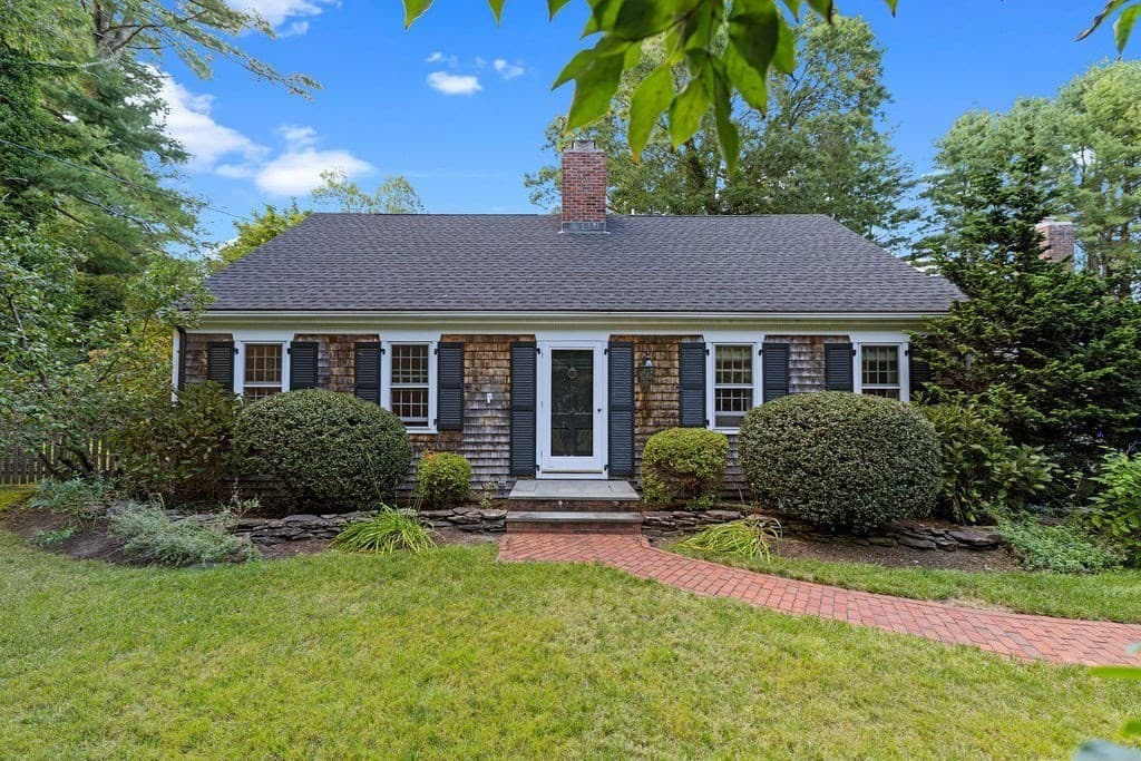Single Family Residence at 8 Lebaron Way, Mattapoisett MA 02739, Mattapoisett, photo 36 of 39