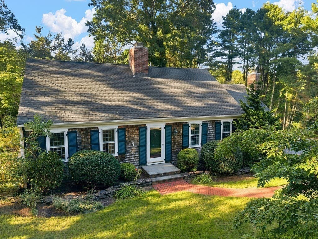 8 Lebaron Way, Mattapoisett MA 02739