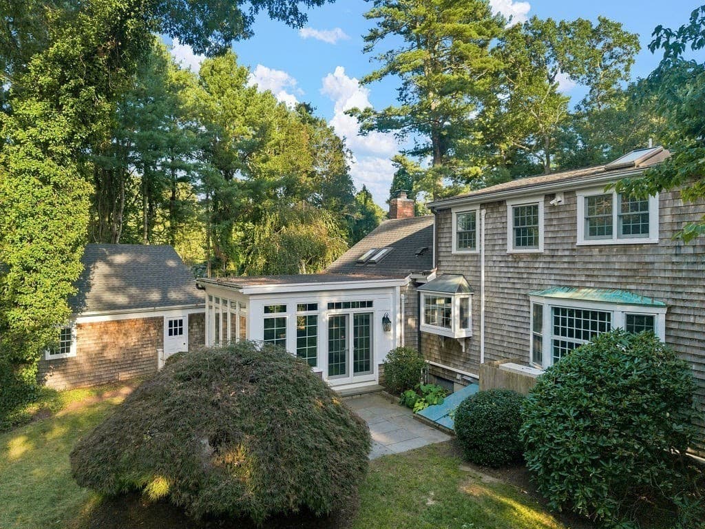 Single Family Residence at 8 Lebaron Way, Mattapoisett MA 02739, Mattapoisett, photo 10 of 39