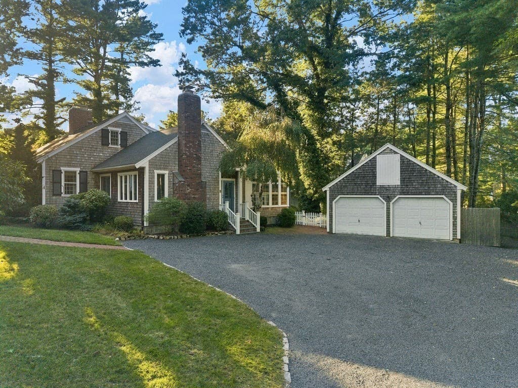 Single Family Residence at 8 Lebaron Way, Mattapoisett MA 02739, Mattapoisett, photo 4 of 39