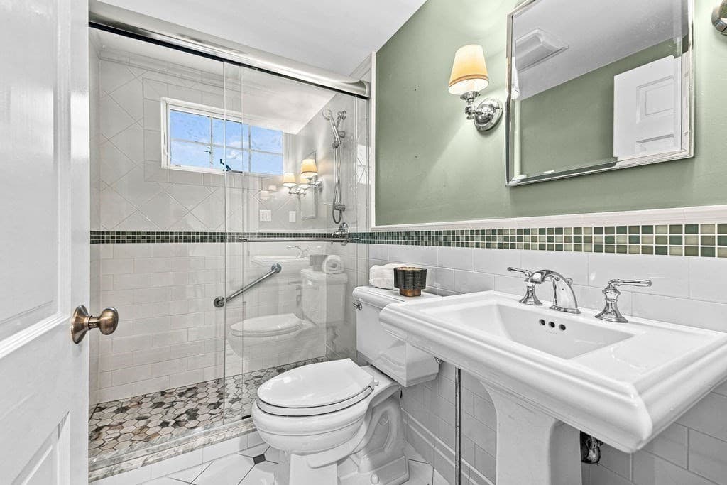 Single Family Residence at 8 Lebaron Way, Mattapoisett MA 02739, Mattapoisett, photo 25 of 39