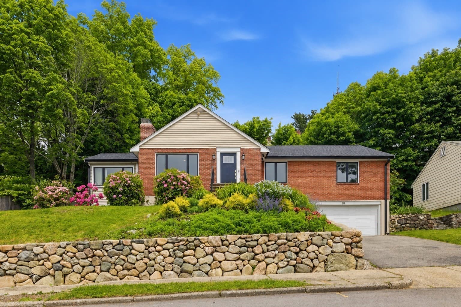 18 Travis Dr, Newton MA 02467