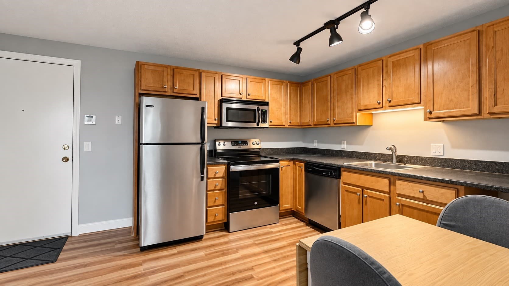 Condominium at 545 Calef Rd # 23, Manchester NH 03103, Manchester, photo 6 of 20