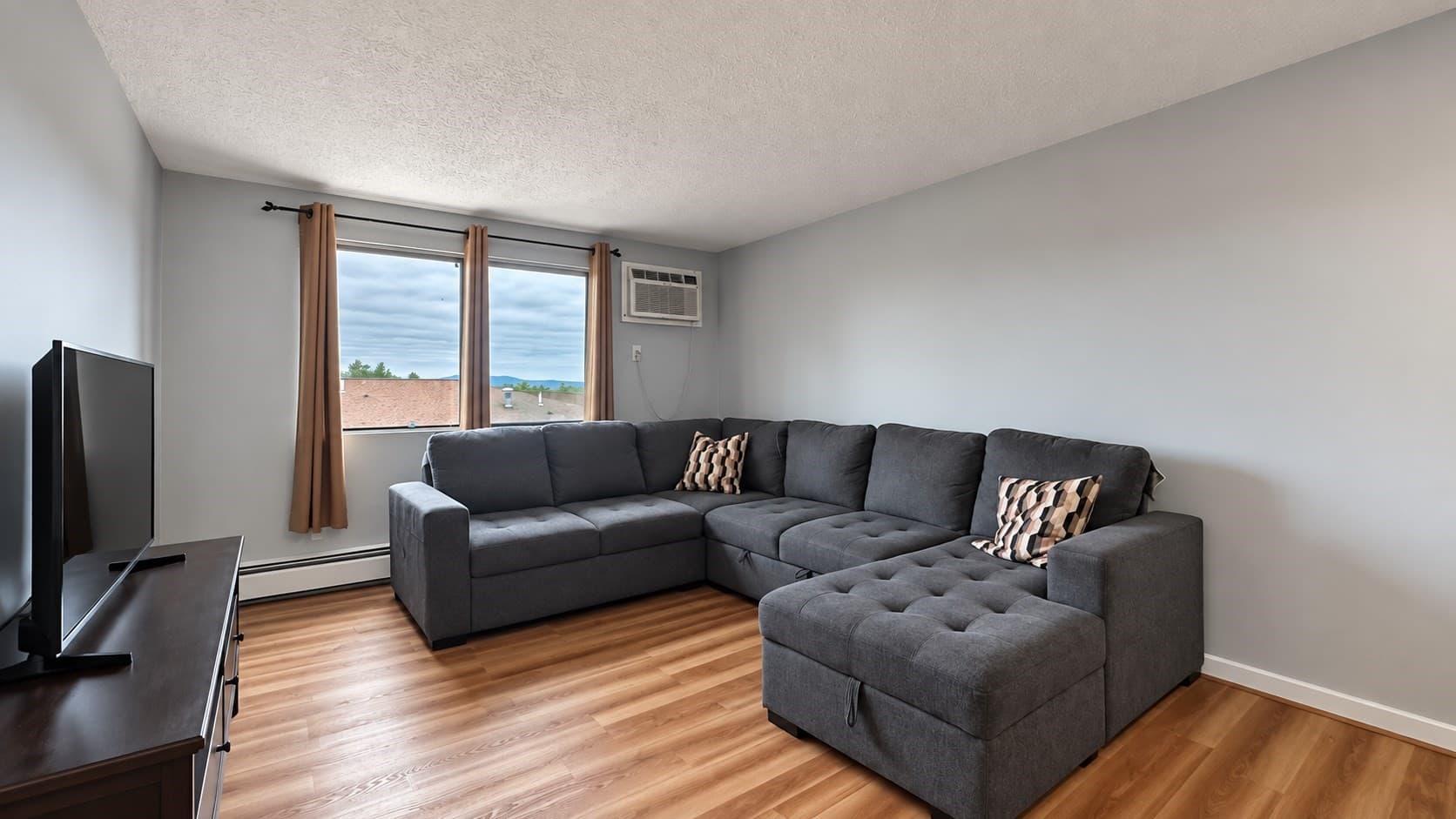 Condominium at 545 Calef Rd # 23, Manchester NH 03103, Manchester, photo 13 of 20