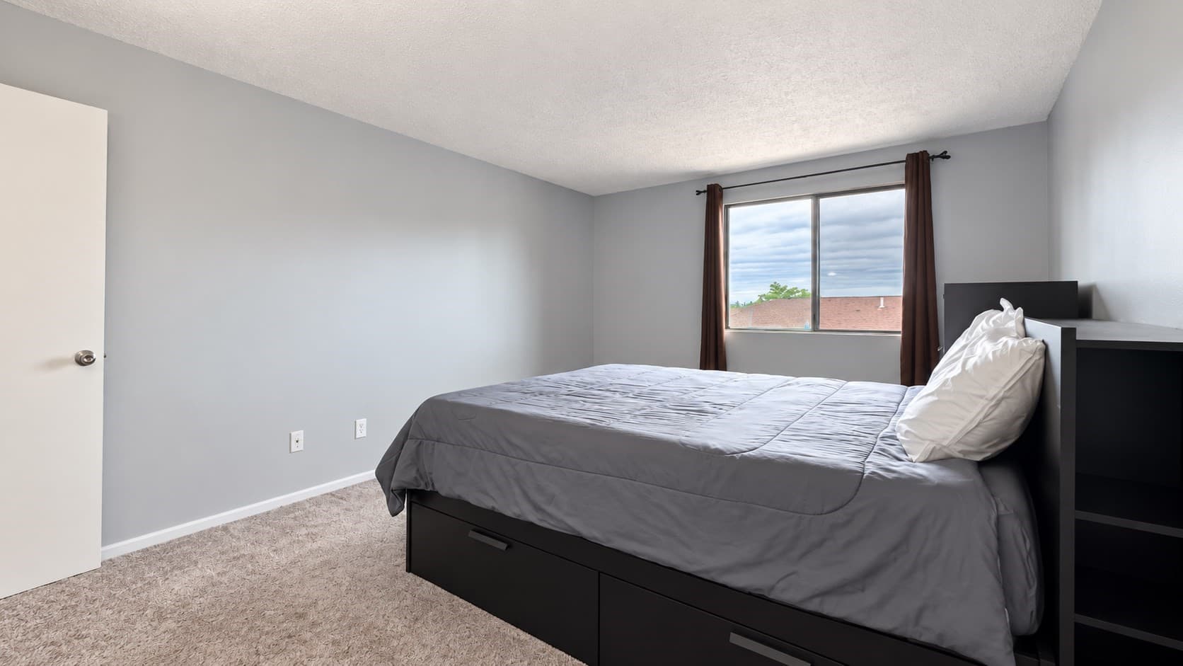 Condominium at 545 Calef Rd # 23, Manchester NH 03103, Manchester, photo 16 of 20