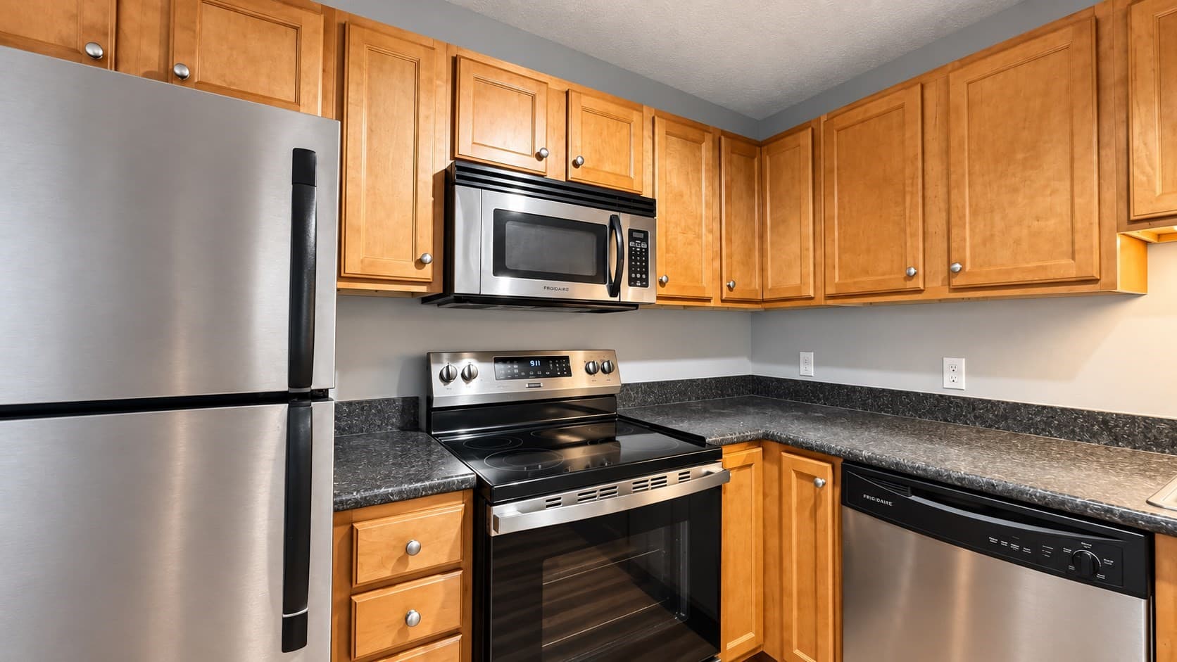 Condominium at 545 Calef Rd # 23, Manchester NH 03103, Manchester, photo 9 of 20