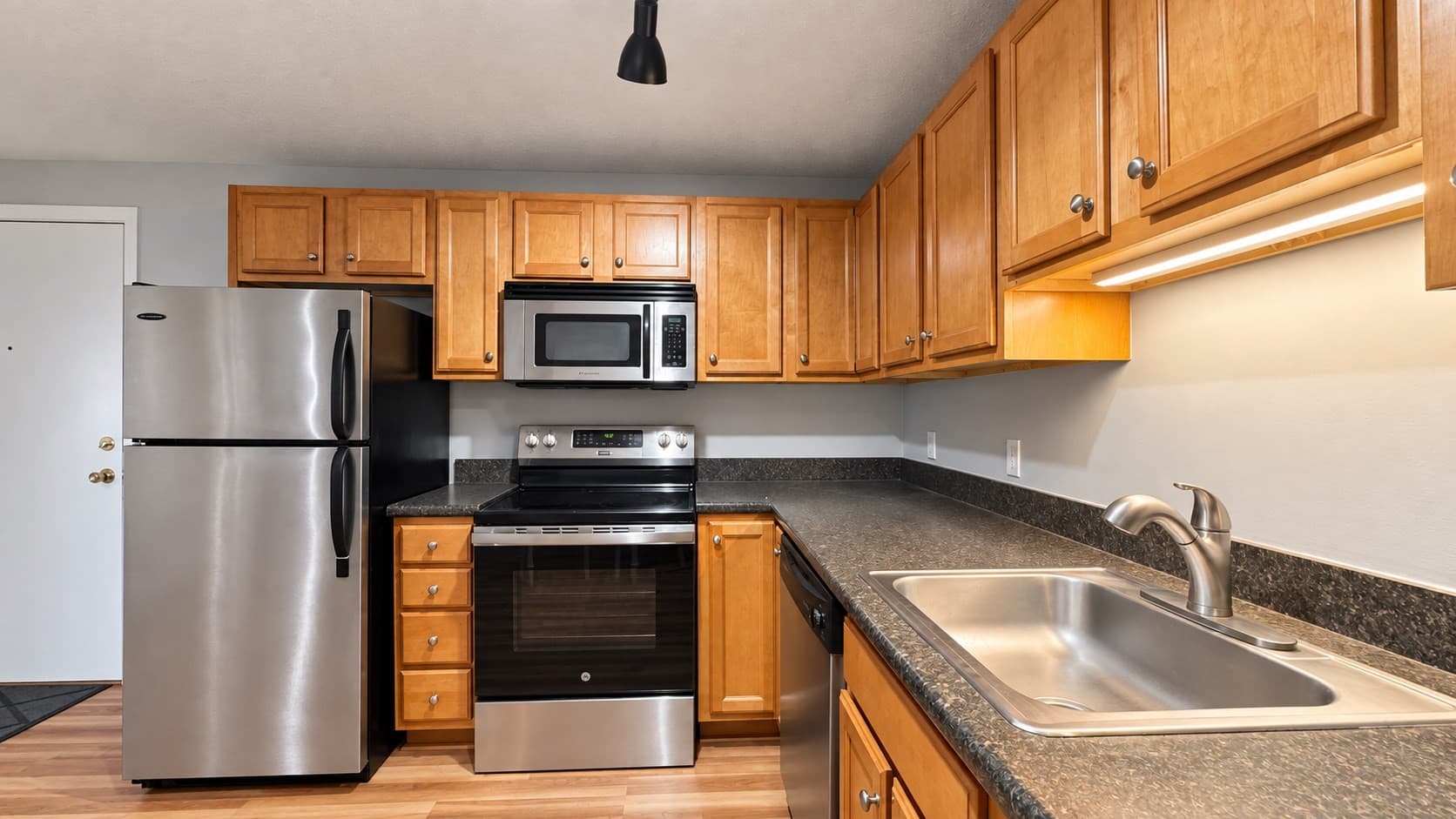 Condominium at 545 Calef Rd # 23, Manchester NH 03103, Manchester, photo 8 of 20