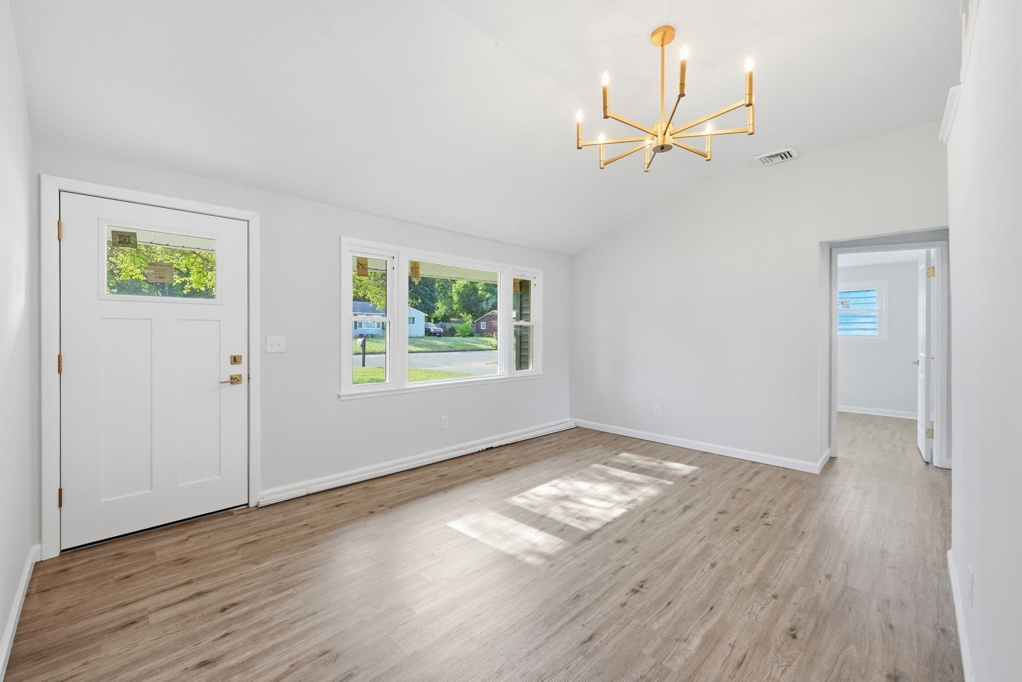 Single Family Residence at 243 Shady Brook Ln, Springfield MA 01118, Springfield, photo 12 of 38