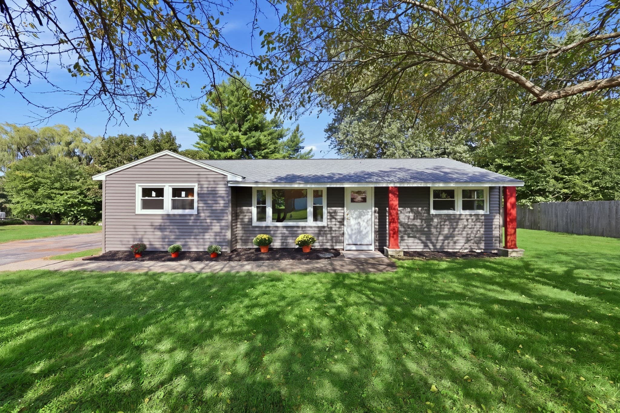 243 Shady Brook Ln, Springfield MA 01118
