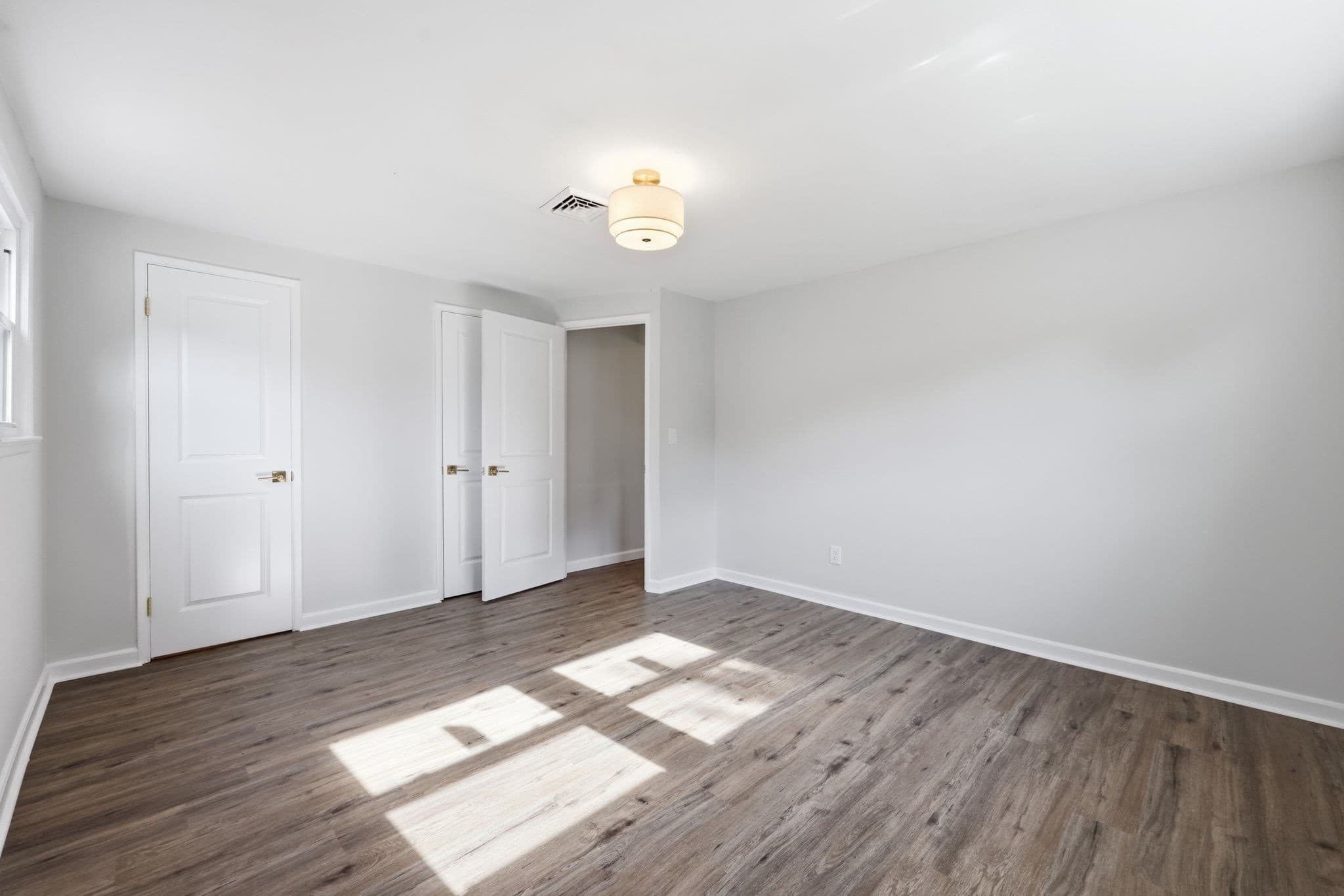 Single Family Residence at 243 Shady Brook Ln, Springfield MA 01118, Springfield, photo 24 of 38