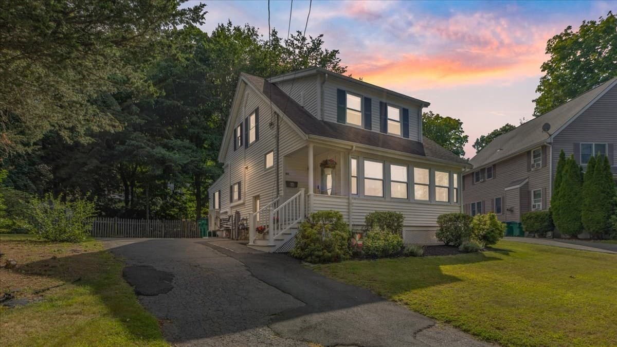 Single Family Residence at 66 Edgemere Rd, Lynn MA 01904, Lynn, photo 2 of 42