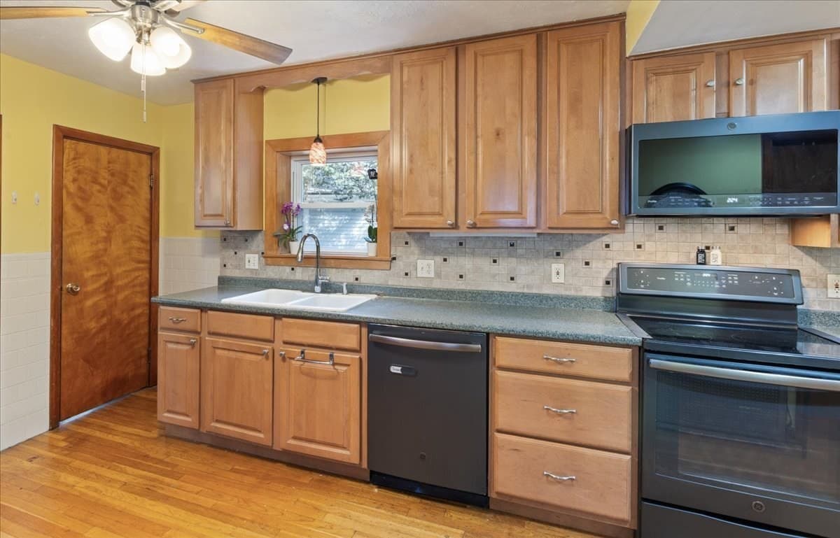 Single Family Residence at 66 Edgemere Rd, Lynn MA 01904, Lynn, photo 14 of 42