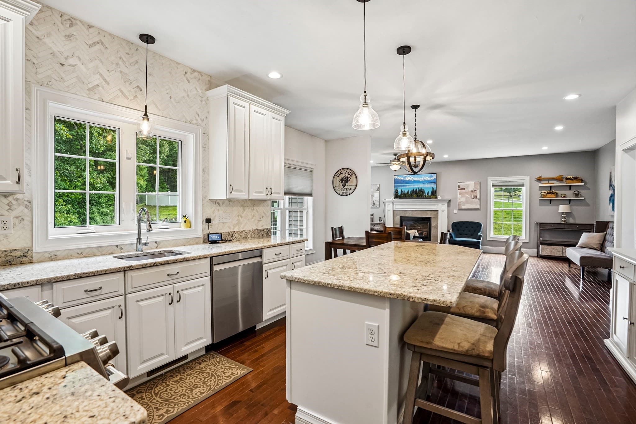 Single Family Residence at 75 Silver Fox Rd, Franklin MA 02038, Franklin, photo 3 of 40
