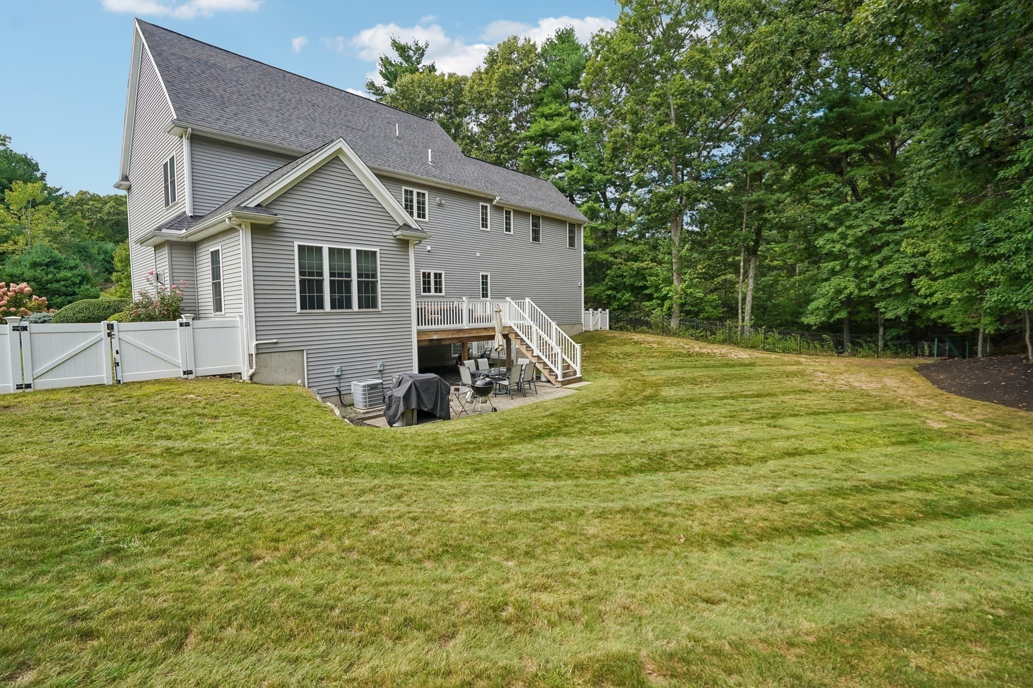 Single Family Residence at 75 Silver Fox Rd, Franklin MA 02038, Franklin, photo 37 of 40