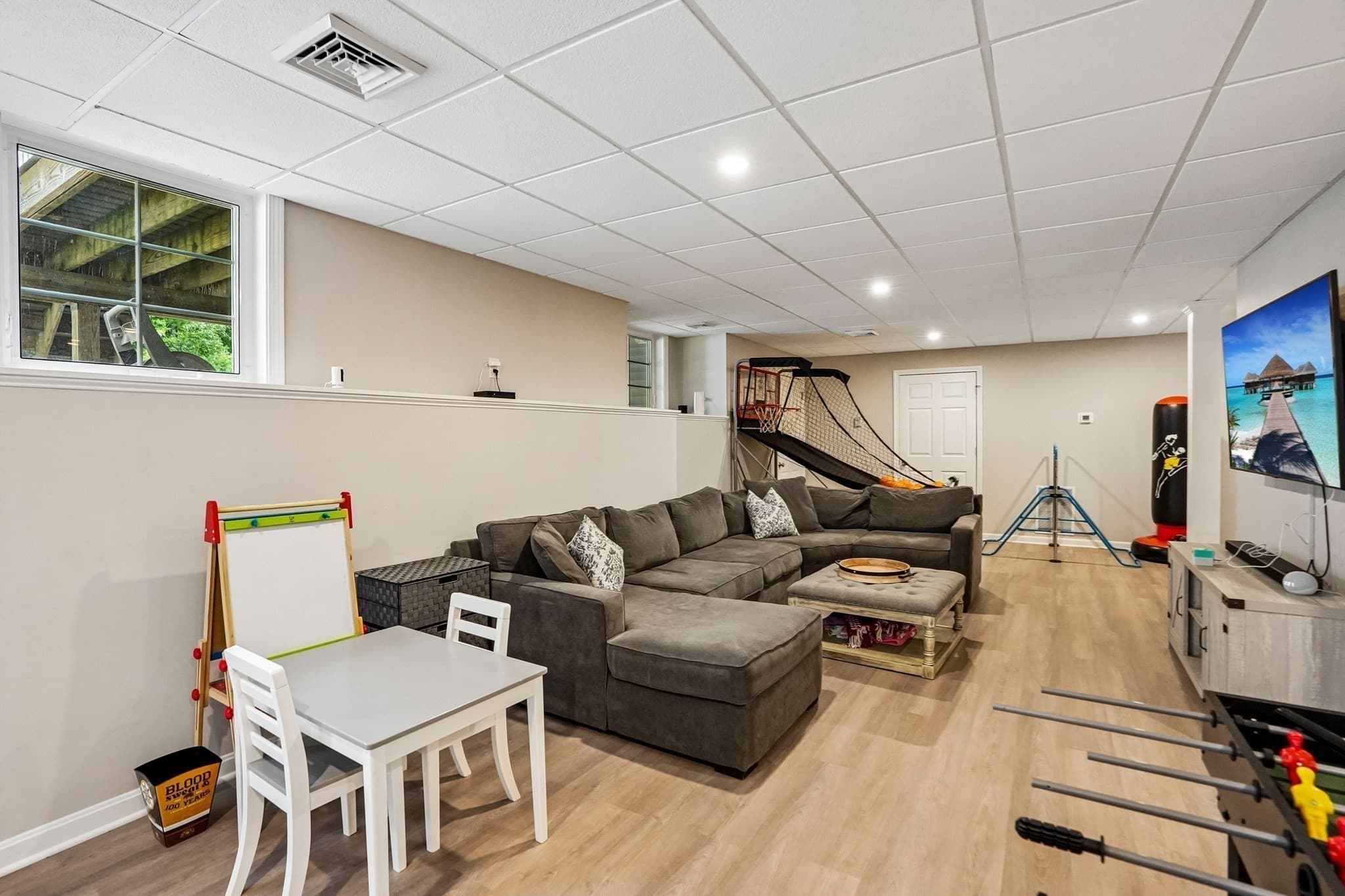 Single Family Residence at 75 Silver Fox Rd, Franklin MA 02038, Franklin, photo 29 of 40