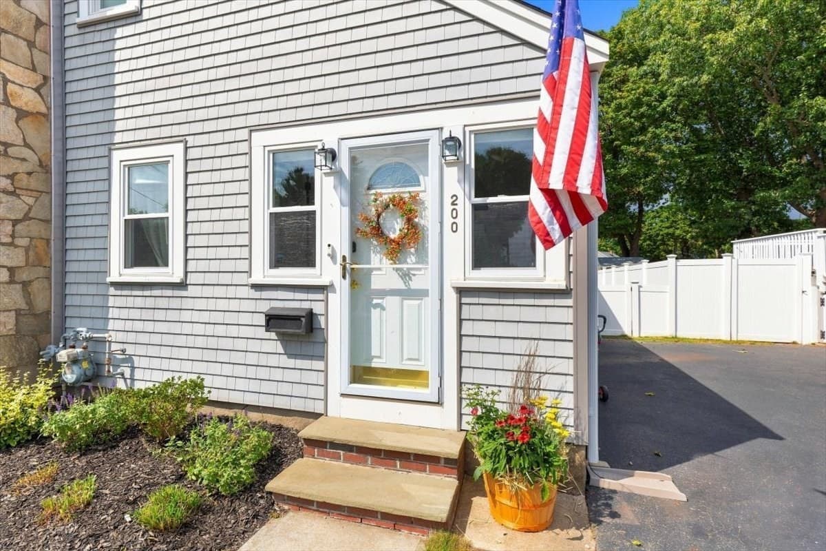Single Family Residence at 200 Roosevelt Road, Weymouth MA 02188, Weymouth, photo 2 of 29