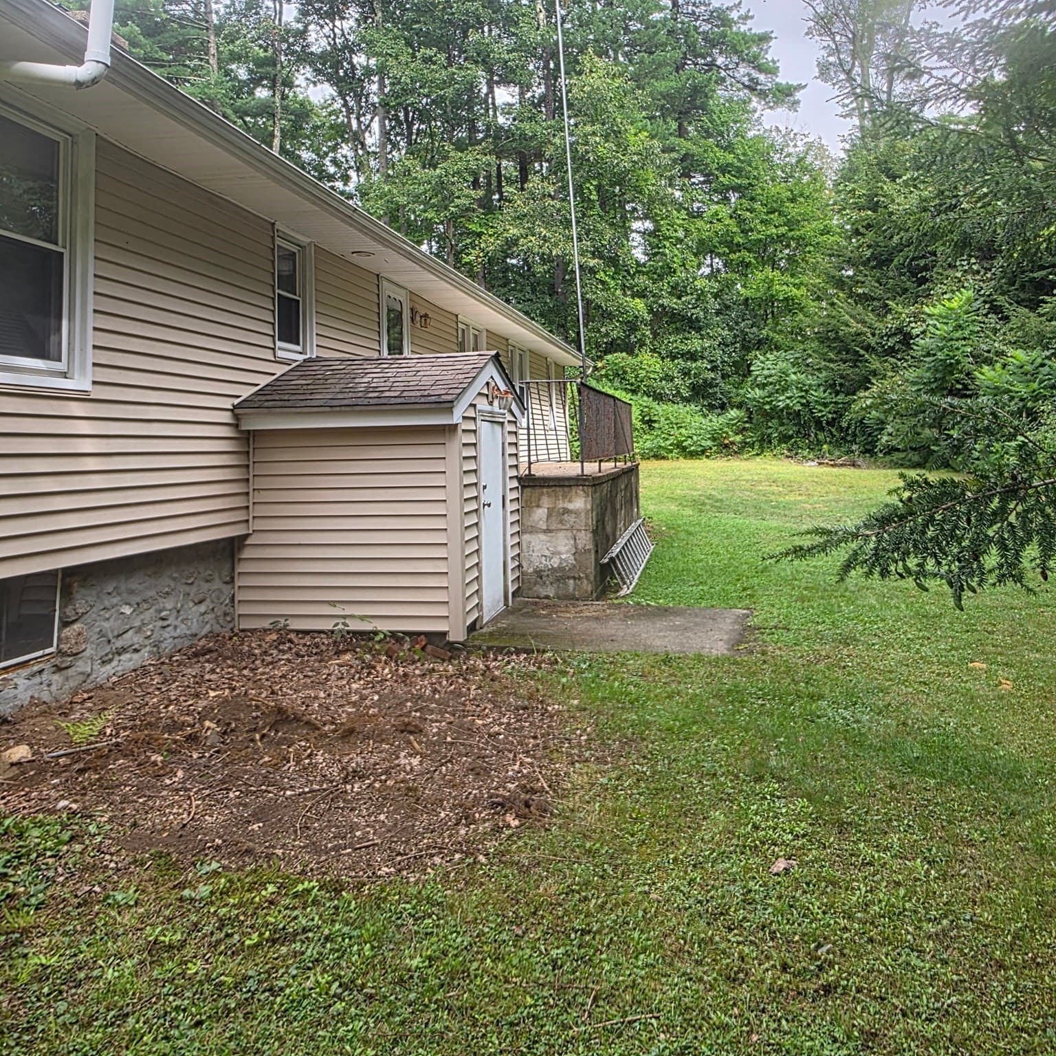 Single Family Residence at 9 Richardson Corner Road, Charlton MA 01507, Charlton, photo 8 of 17