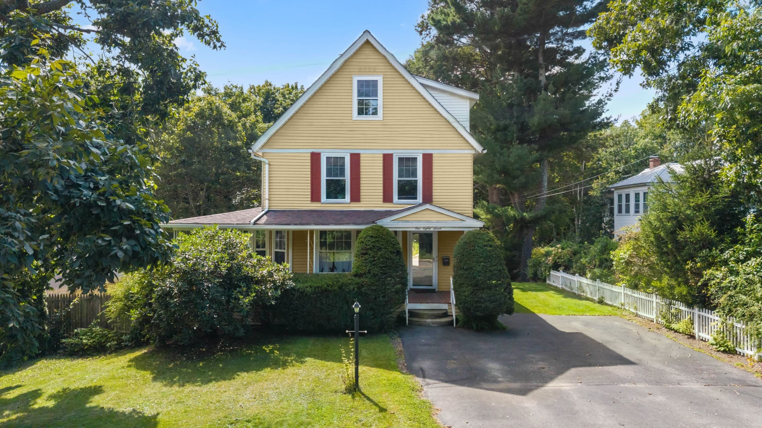 187 Holden St, Worcester MA 01606