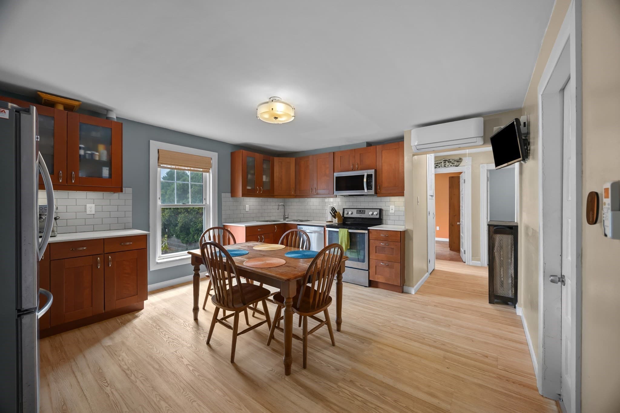 Multi Family at 187 Holden St, Worcester MA 01606, Worcester, photo 4 of 42