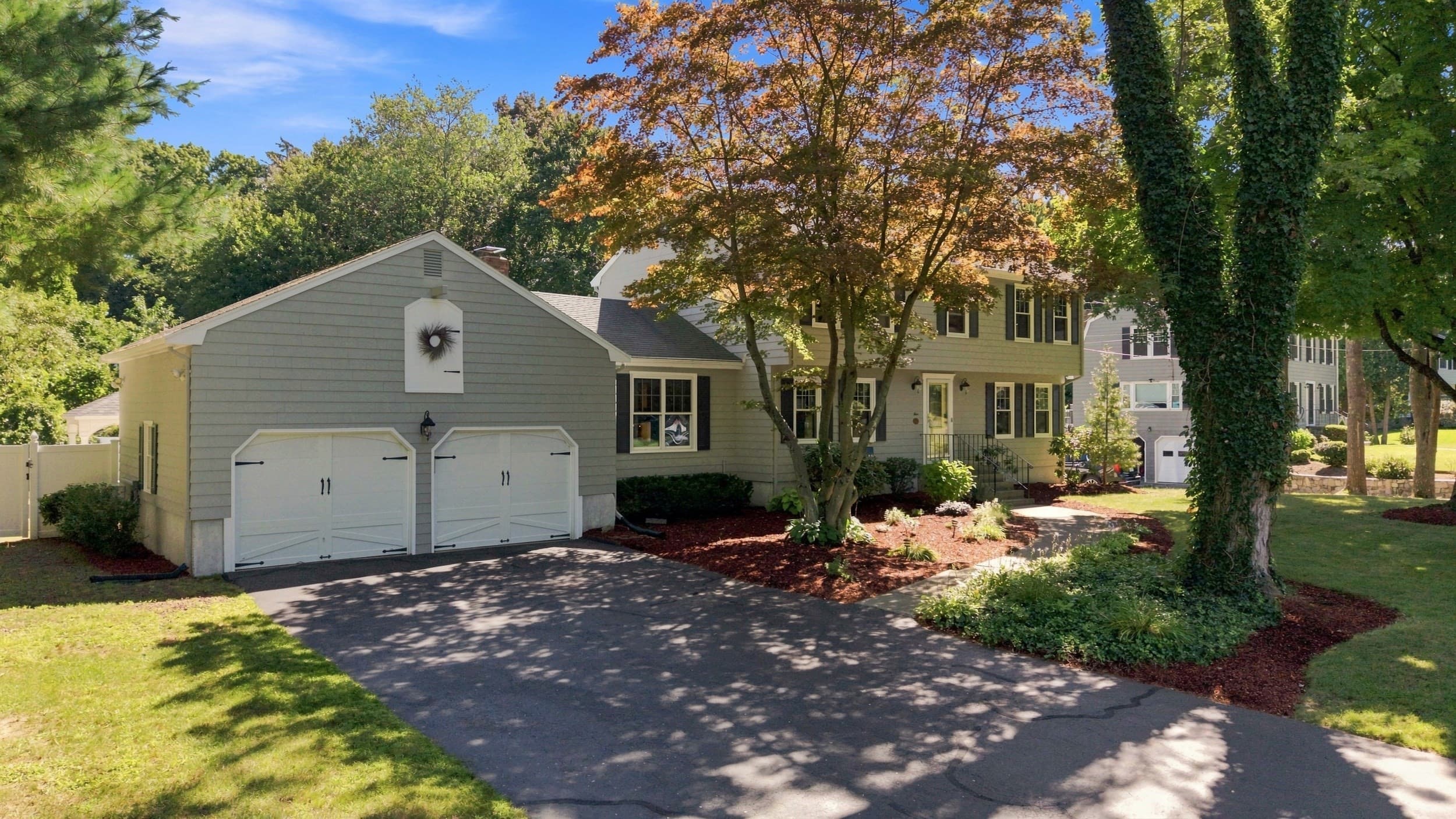 Single Family Residence at 4 Portmore Ln, Framingham MA 01702, Framingham, photo 3 of 42