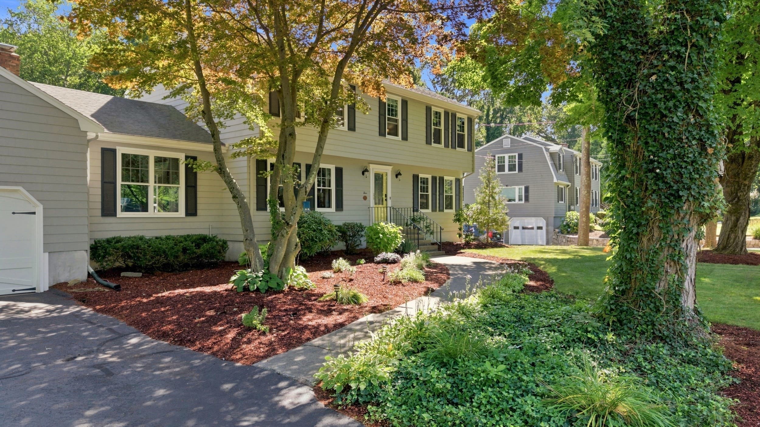 Single Family Residence at 4 Portmore Ln, Framingham MA 01702, Framingham, photo 4 of 42